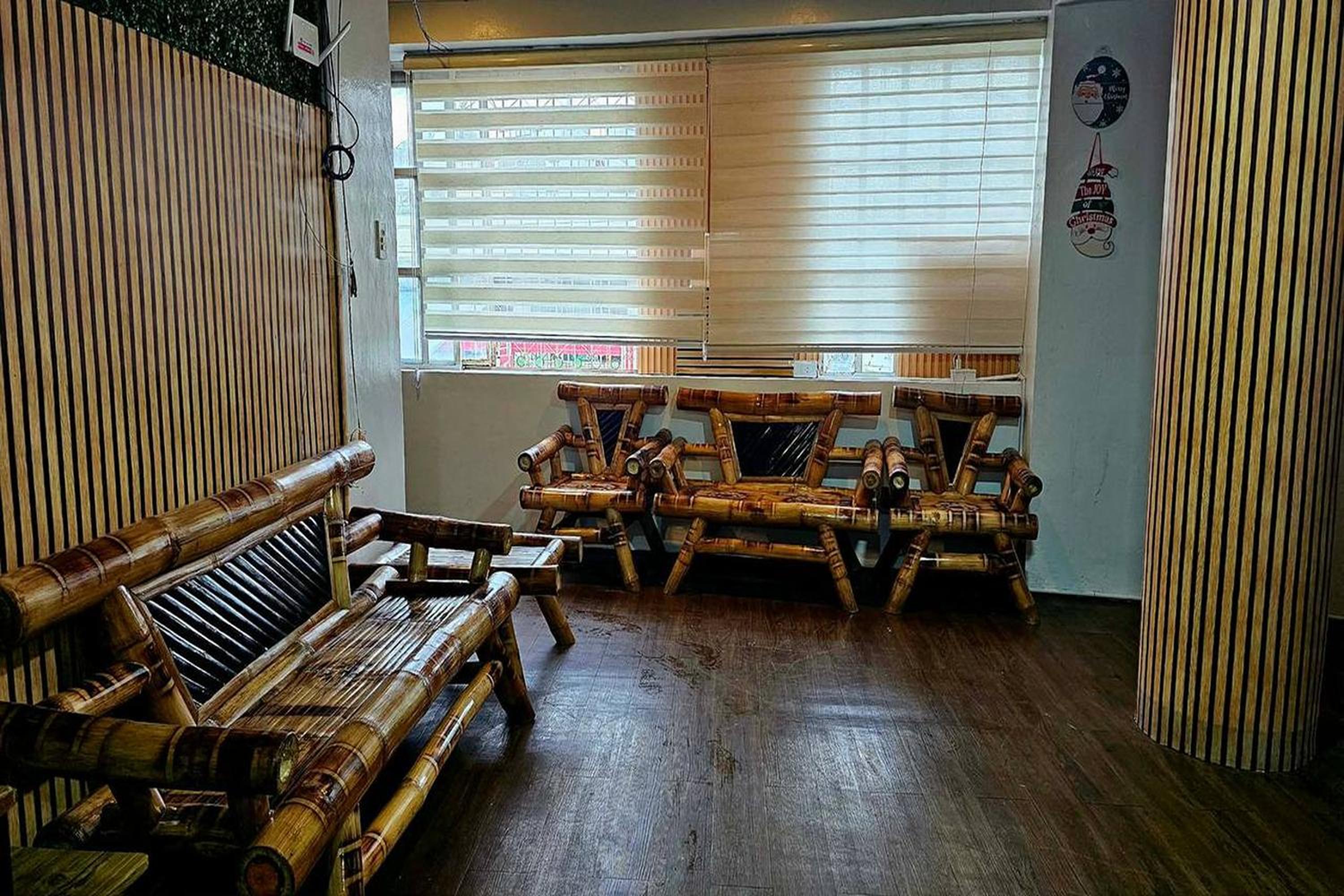 Barelle Hostel, Coffee and Wine Bar