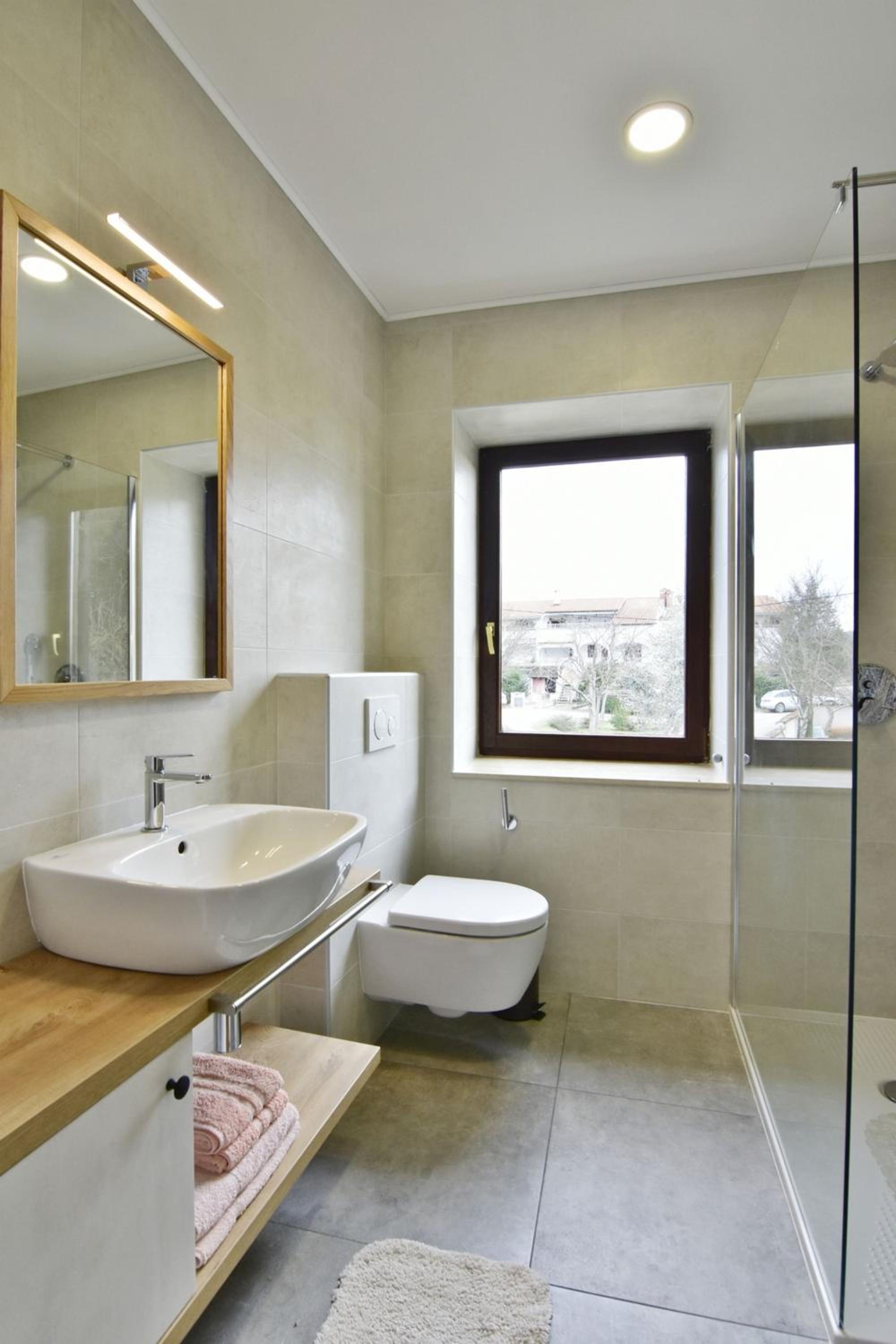 Two-story holiday home for in Valica