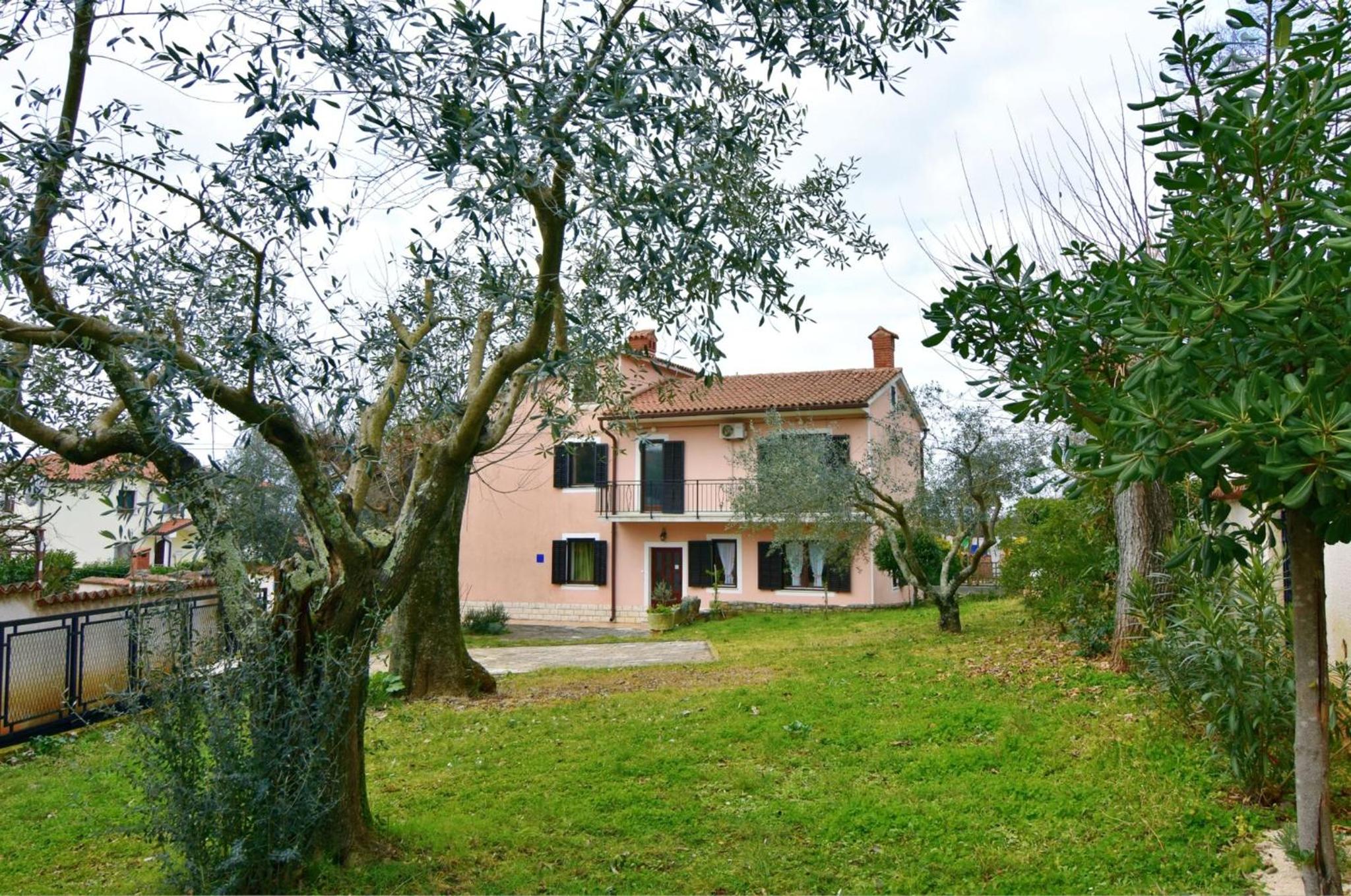 Two-story holiday home for in Valica