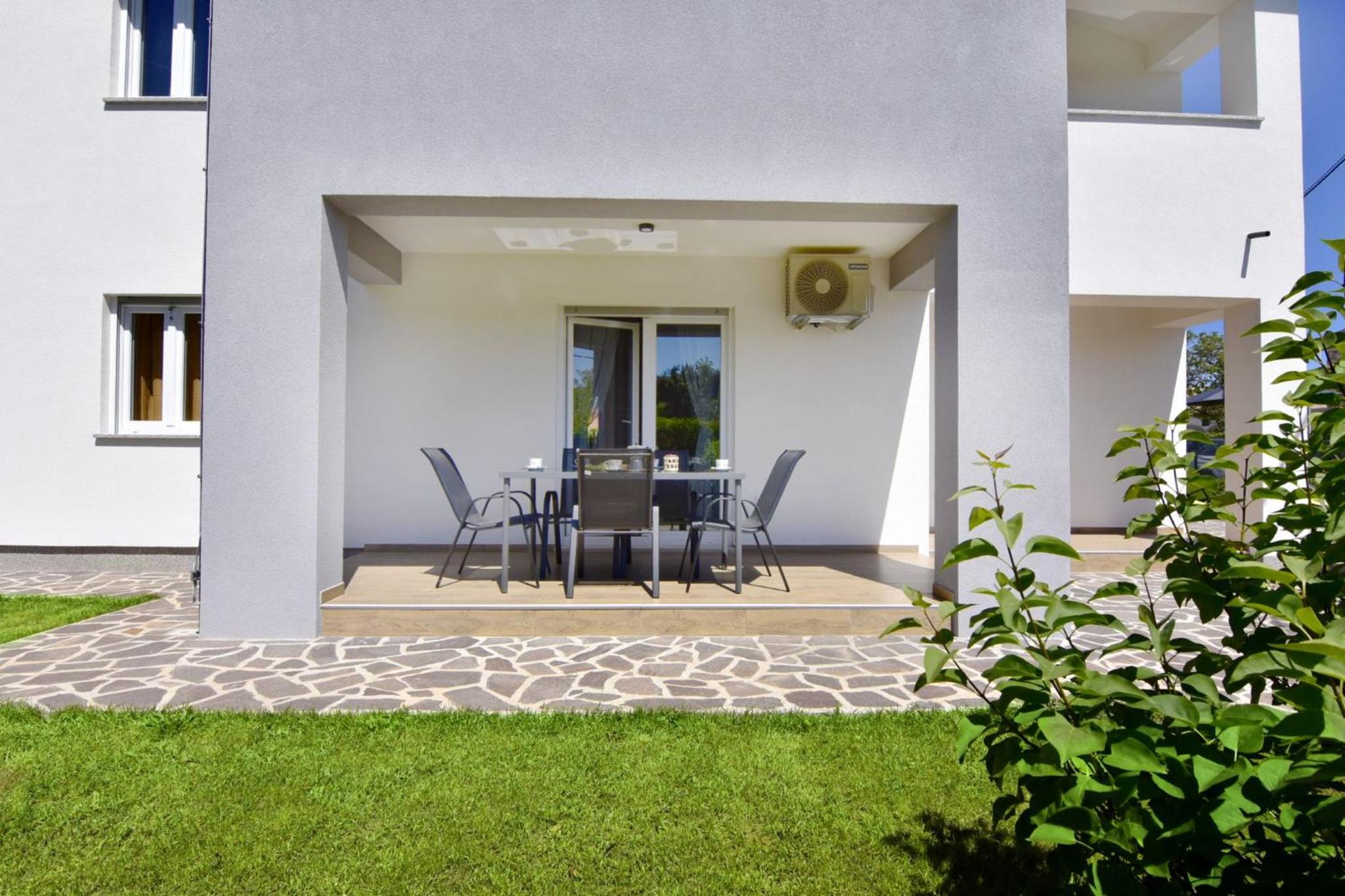 Relaxing holiday home with shared pool