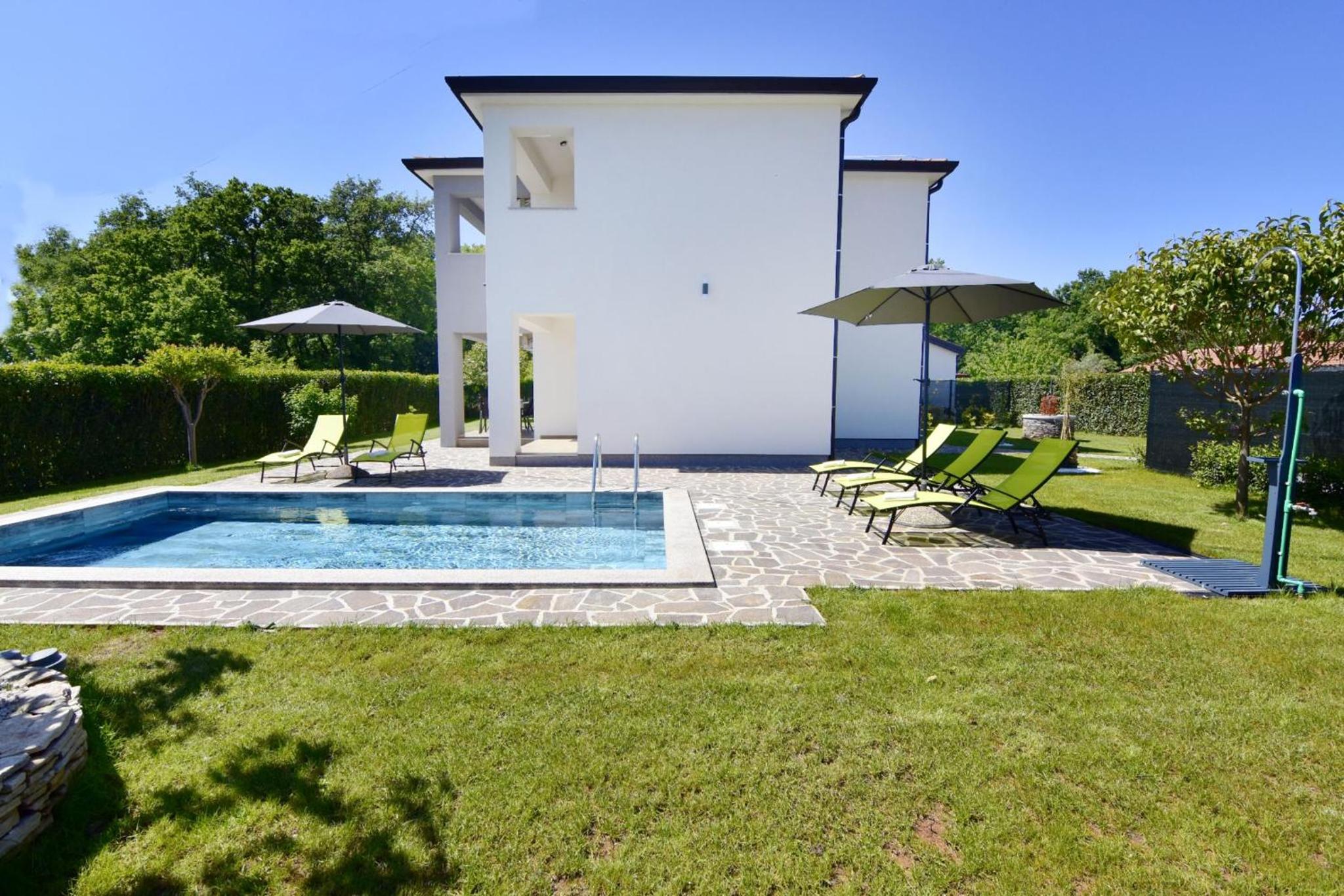 Relaxing holiday home with shared pool