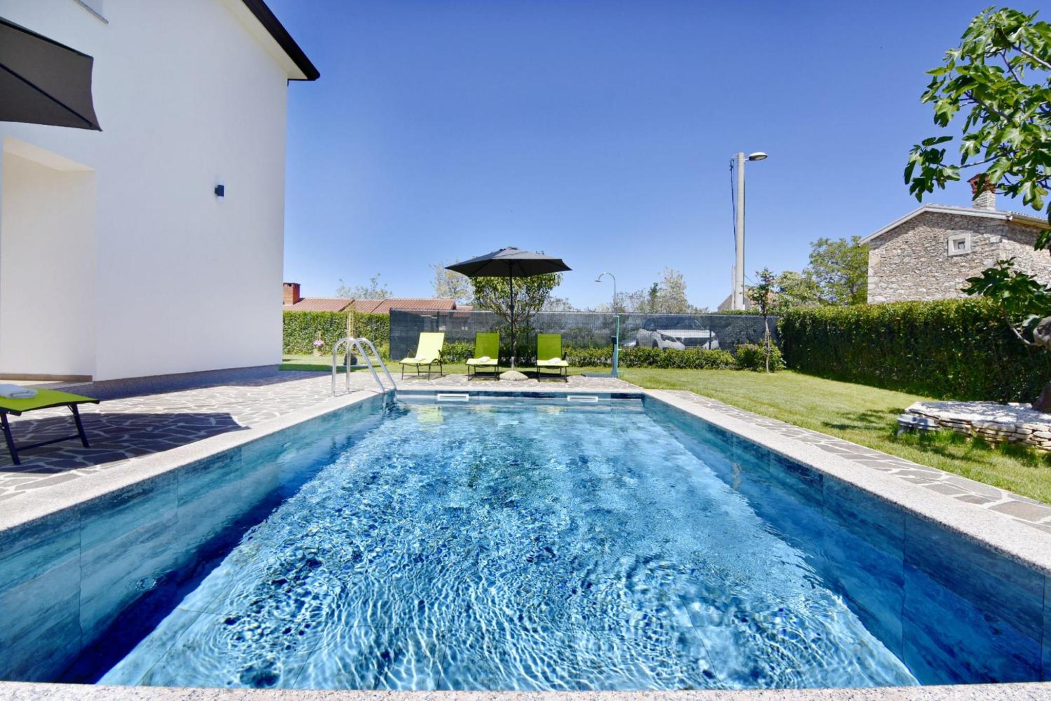 Relaxing holiday home with shared pool