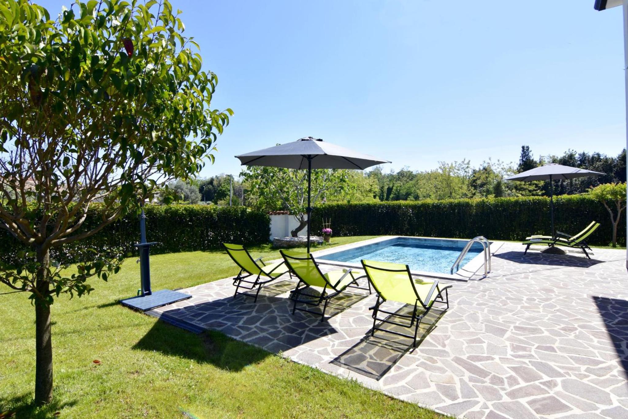 Relaxing holiday home with shared pool
