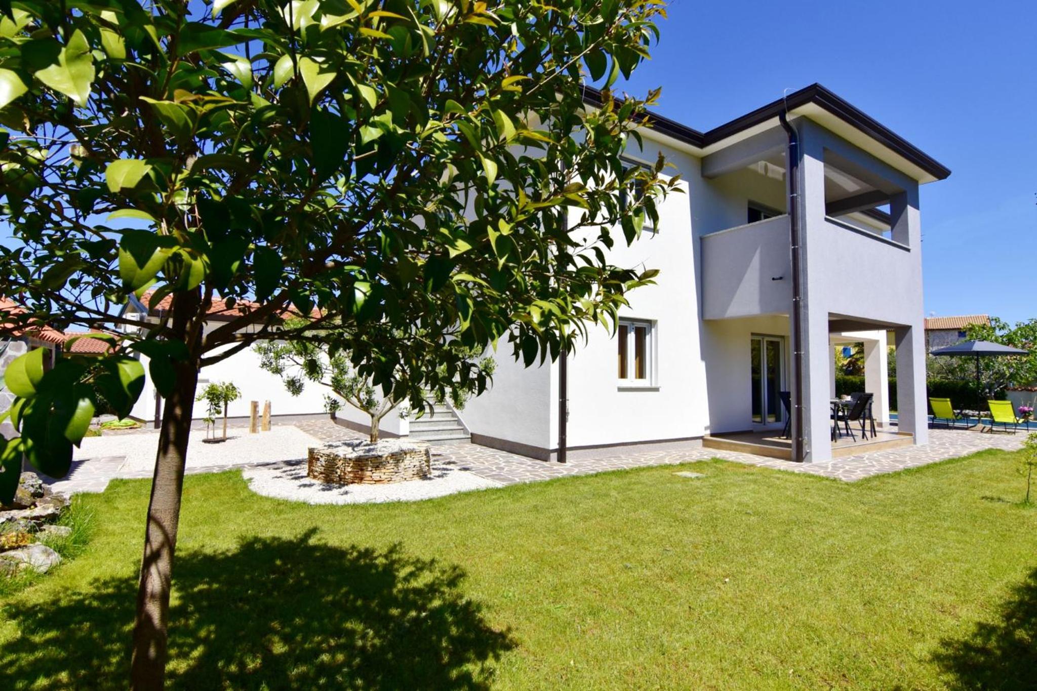 Relaxing holiday home with shared pool