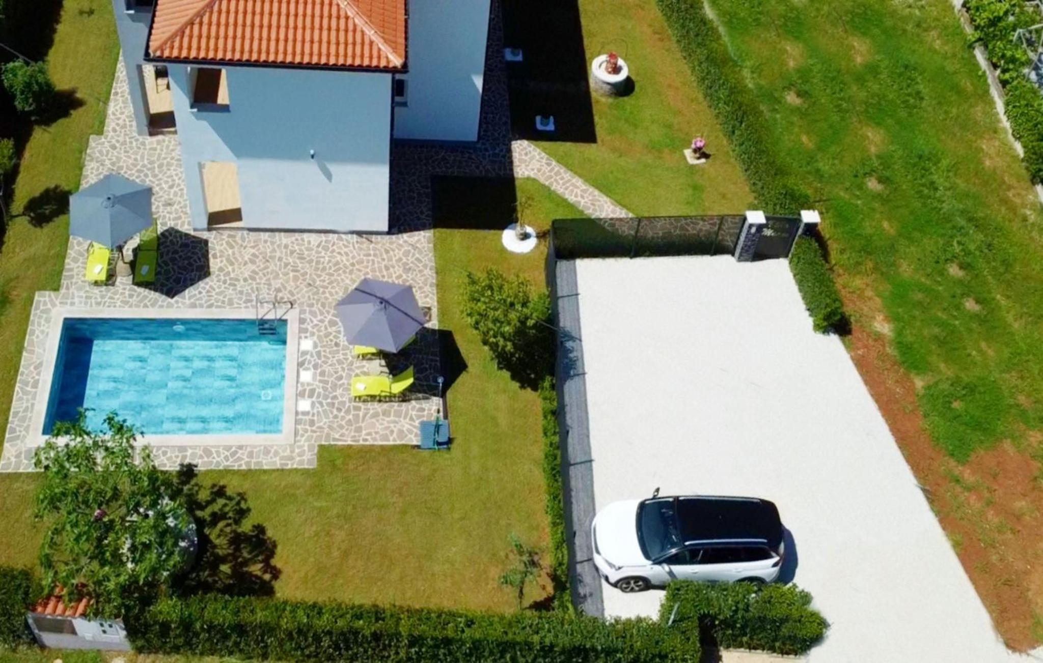 Relaxing holiday home with shared pool