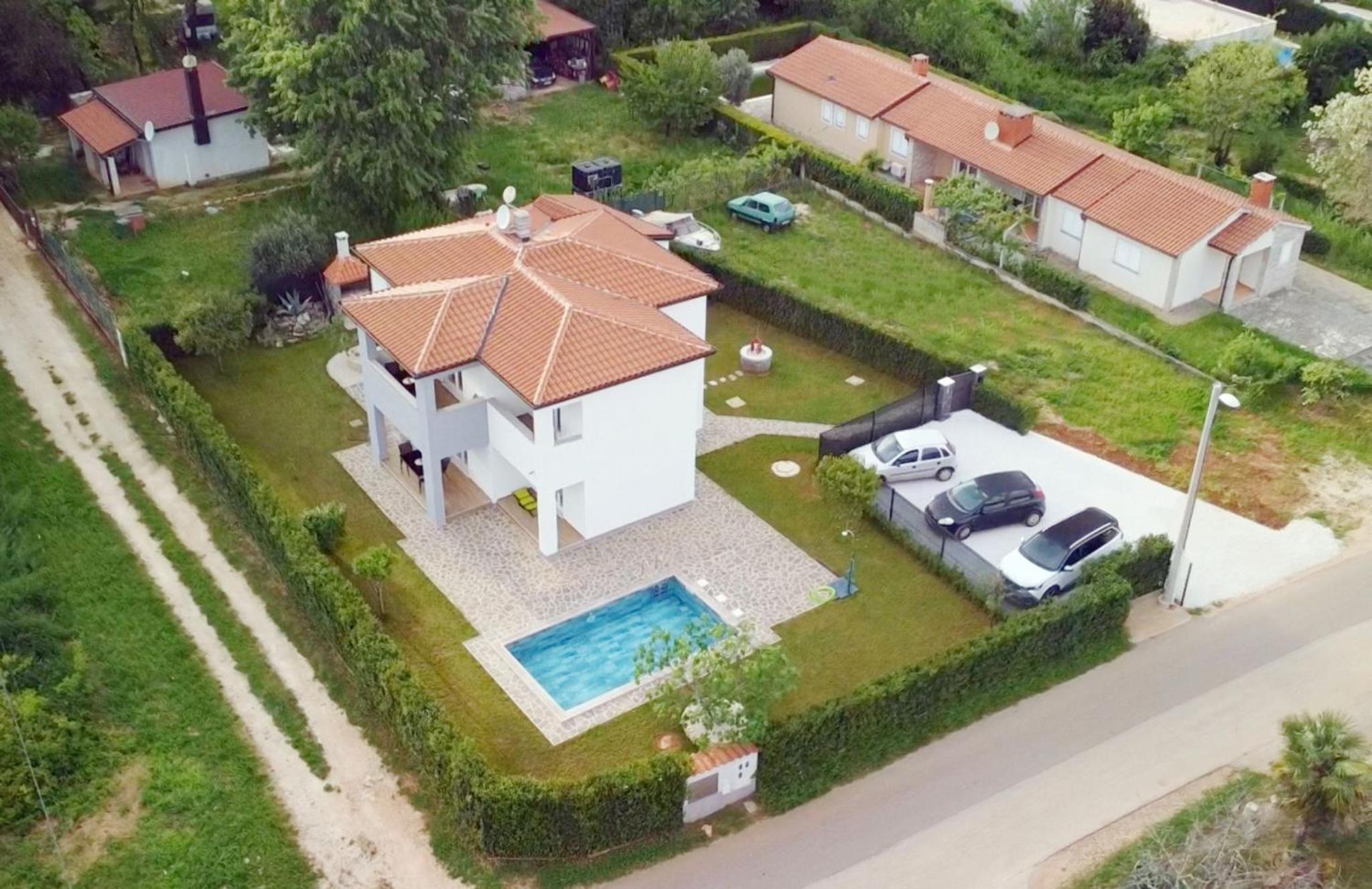 Relaxing holiday home with shared pool