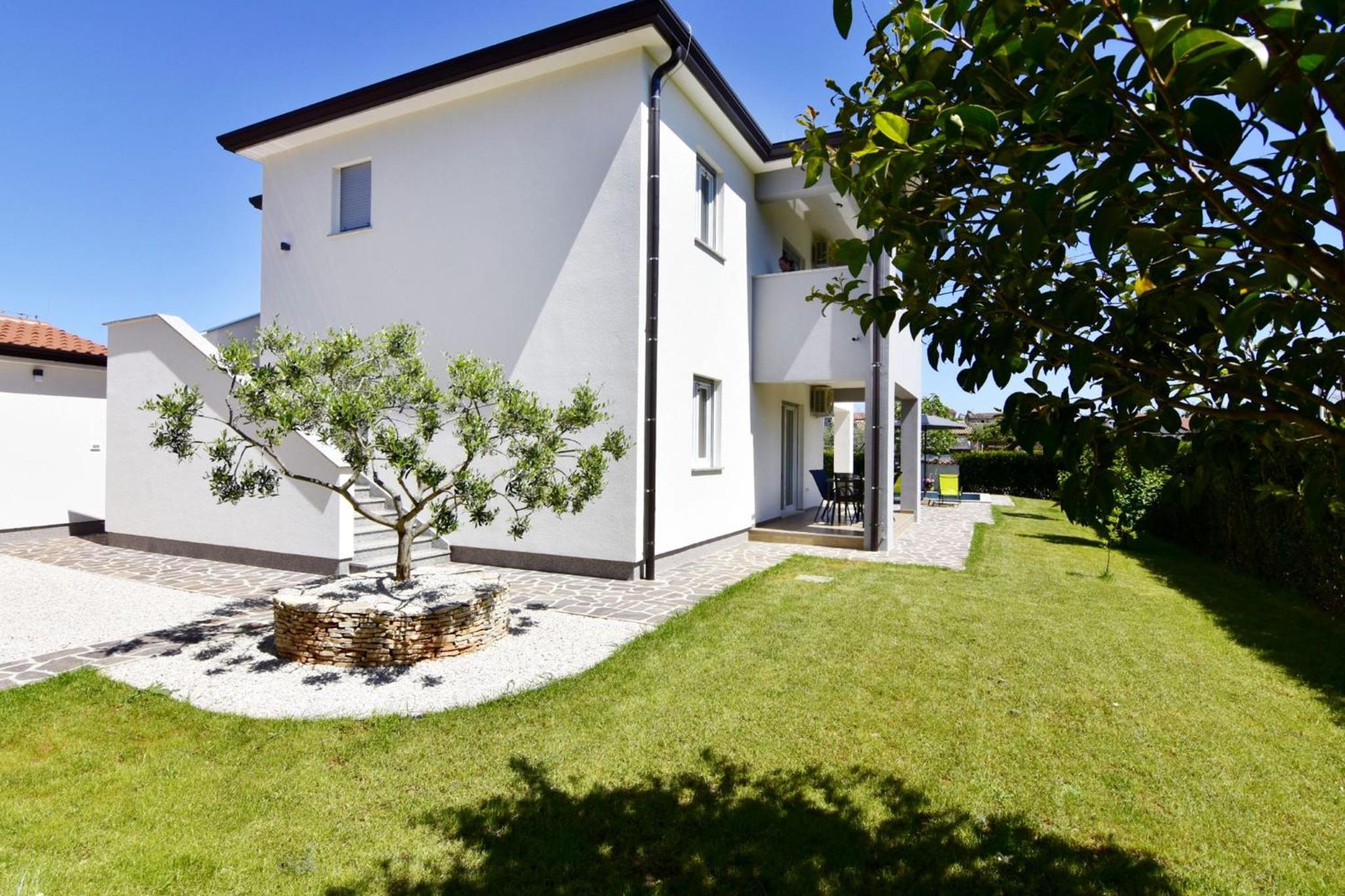 Relaxing holiday home with shared pool
