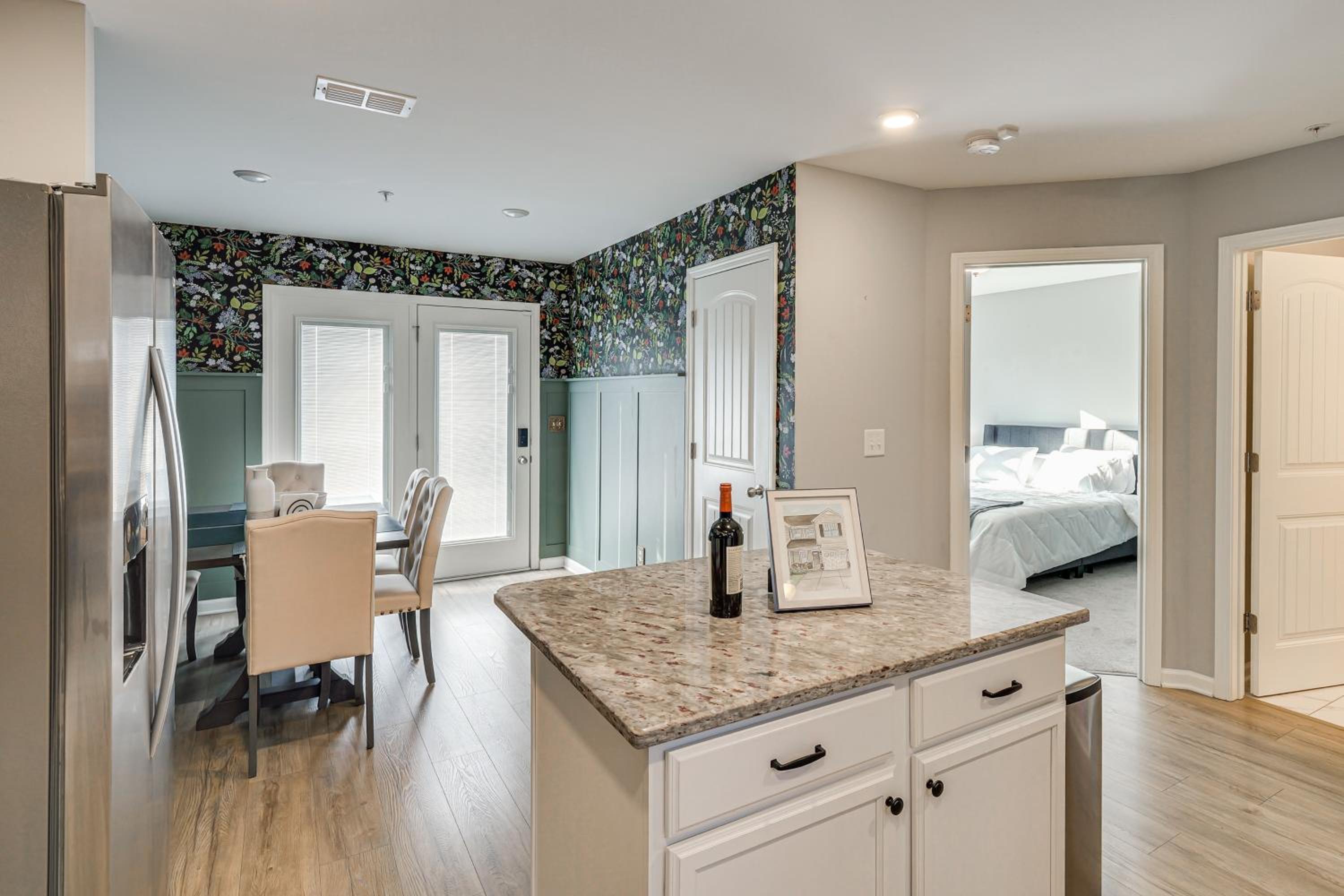 Quiet and Comfy Spring Hill Townhome with WFH Setup