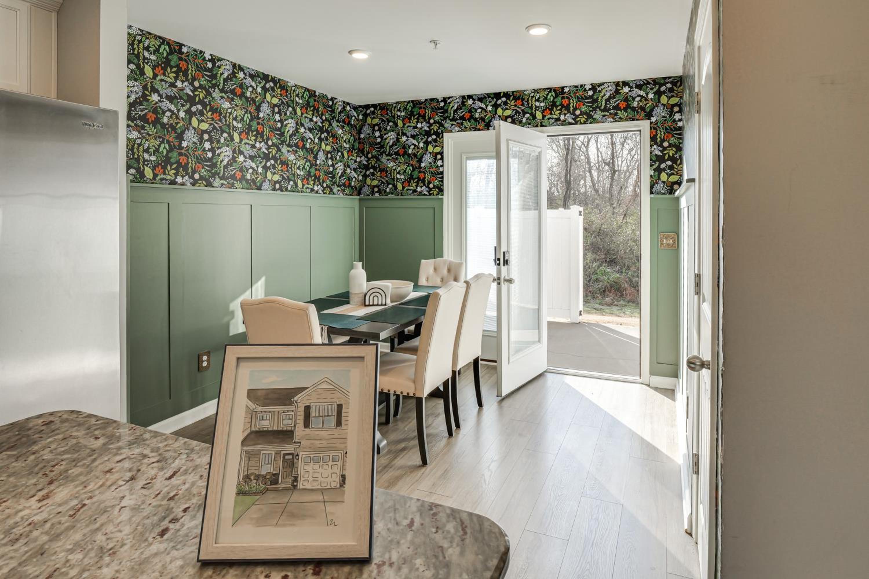 Quiet and Comfy Spring Hill Townhome with WFH Setup