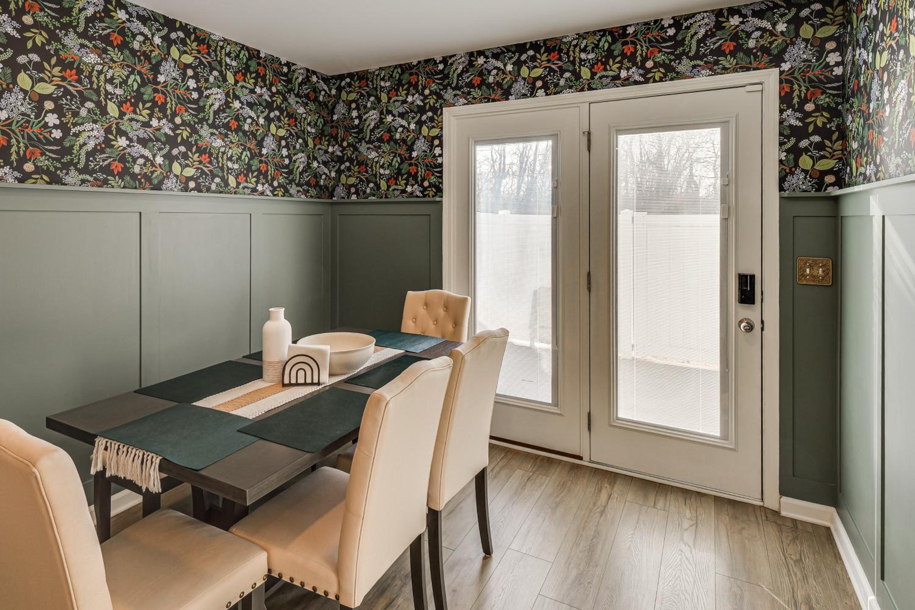 Quiet and Comfy Spring Hill Townhome with WFH Setup