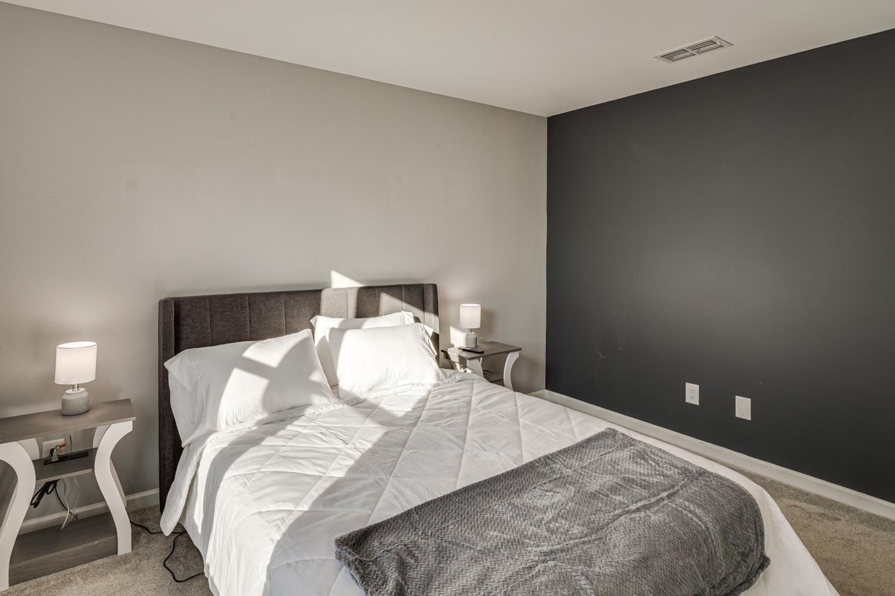Quiet and Comfy Spring Hill Townhome with WFH Setup