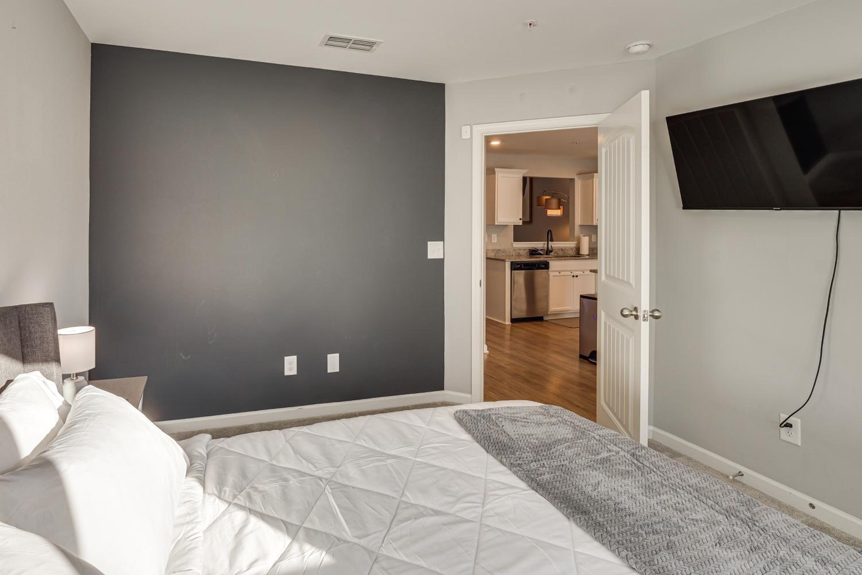 Quiet and Comfy Spring Hill Townhome with WFH Setup
