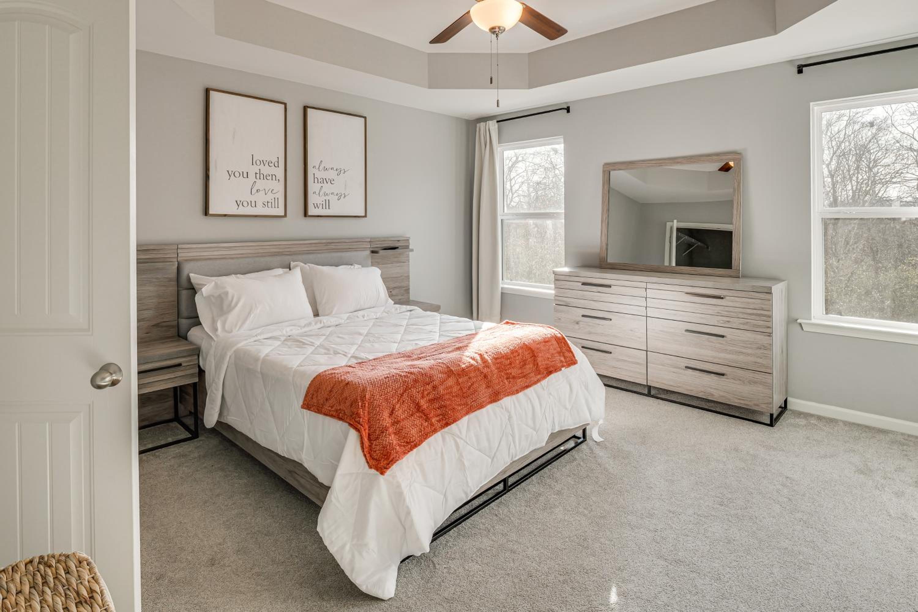 Quiet and Comfy Spring Hill Townhome with WFH Setup