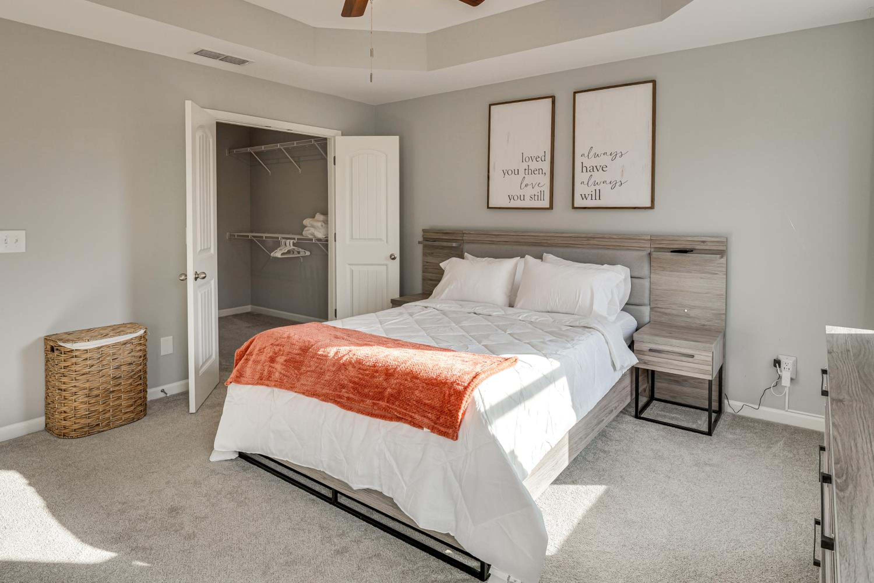 Quiet and Comfy Spring Hill Townhome with WFH Setup