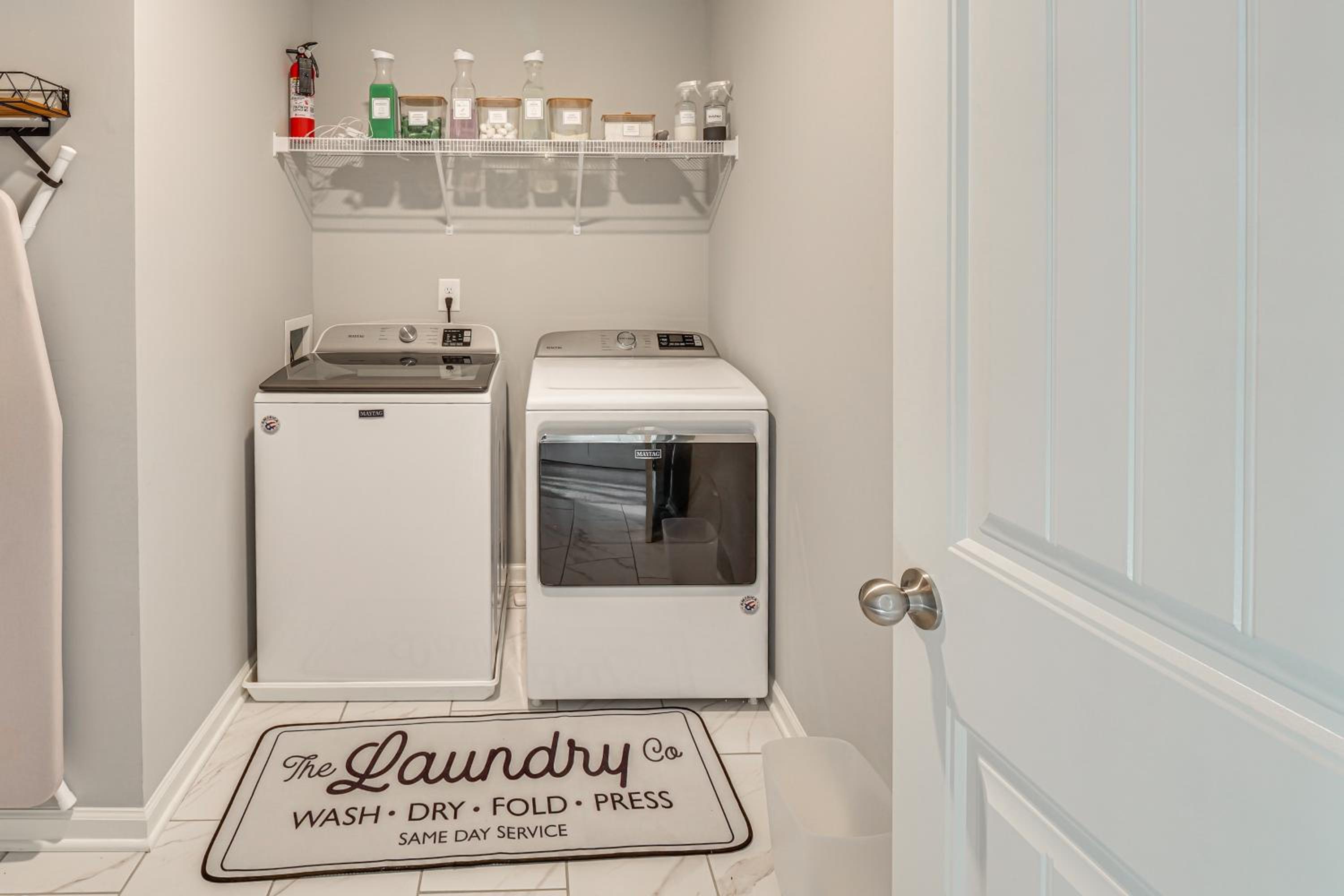 Quiet and Comfy Spring Hill Townhome with WFH Setup