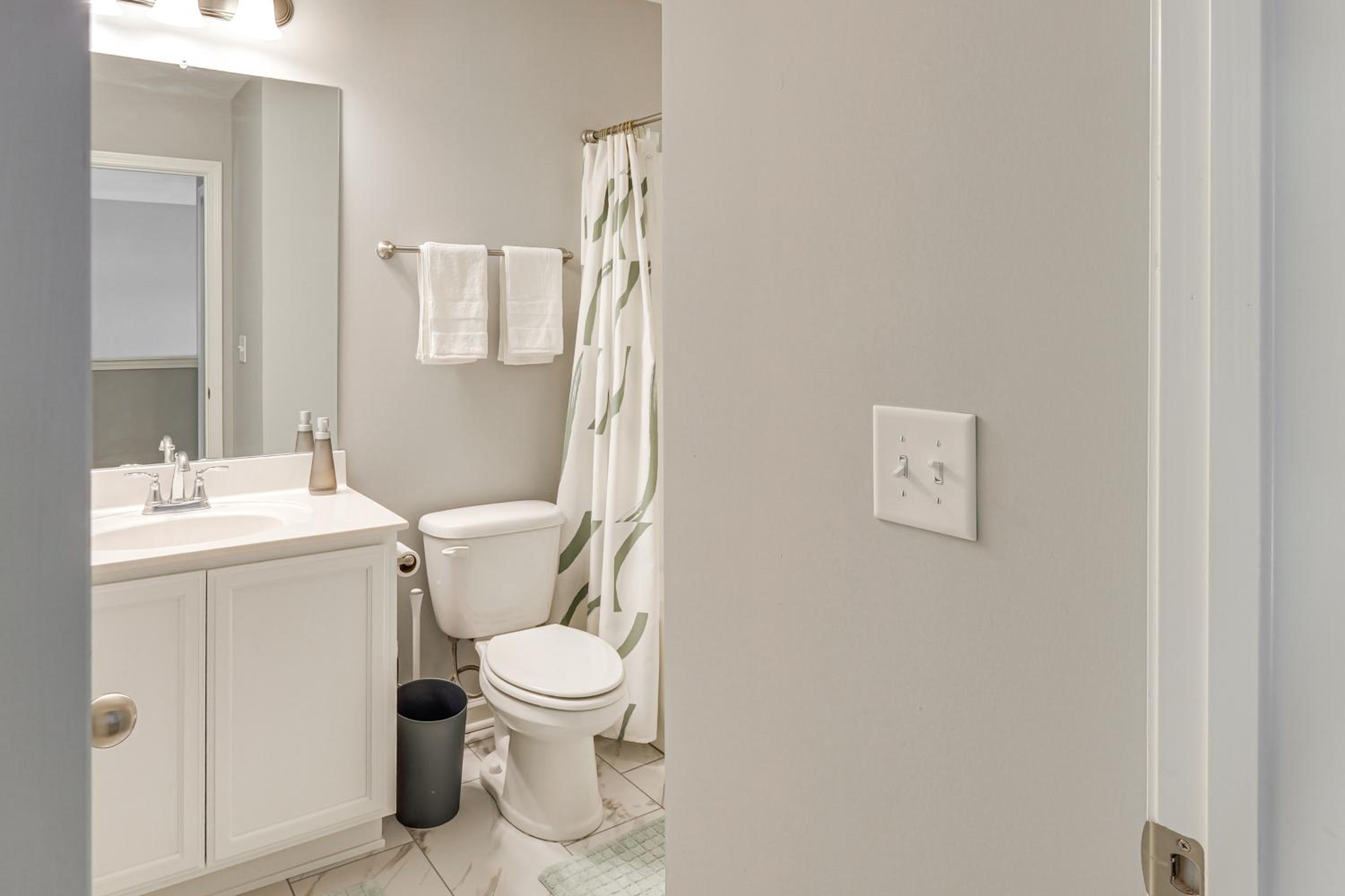 Quiet and Comfy Spring Hill Townhome with WFH Setup