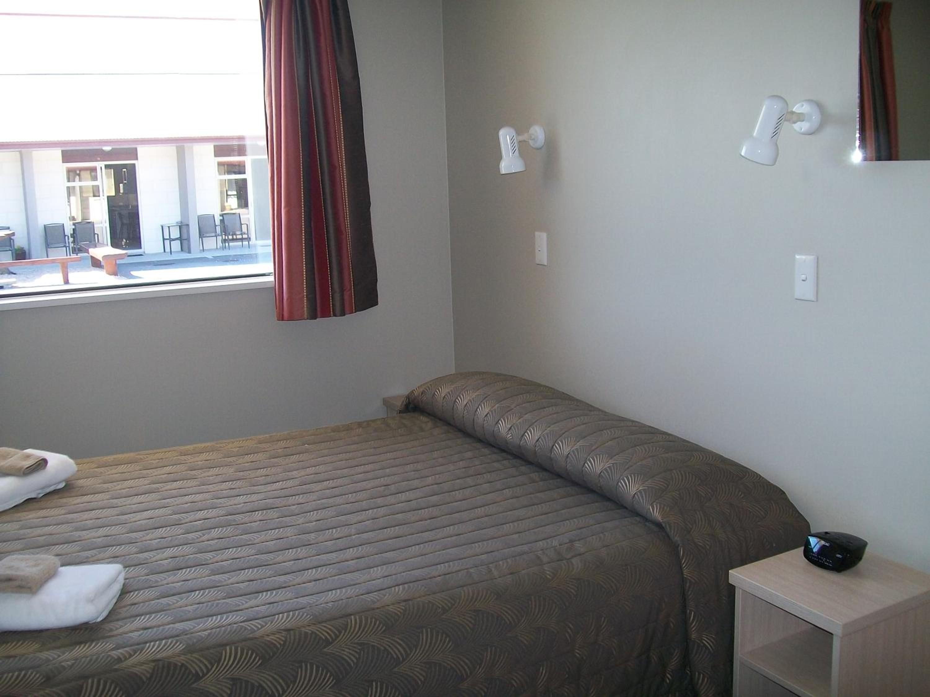 Sierra Motel and Apartments