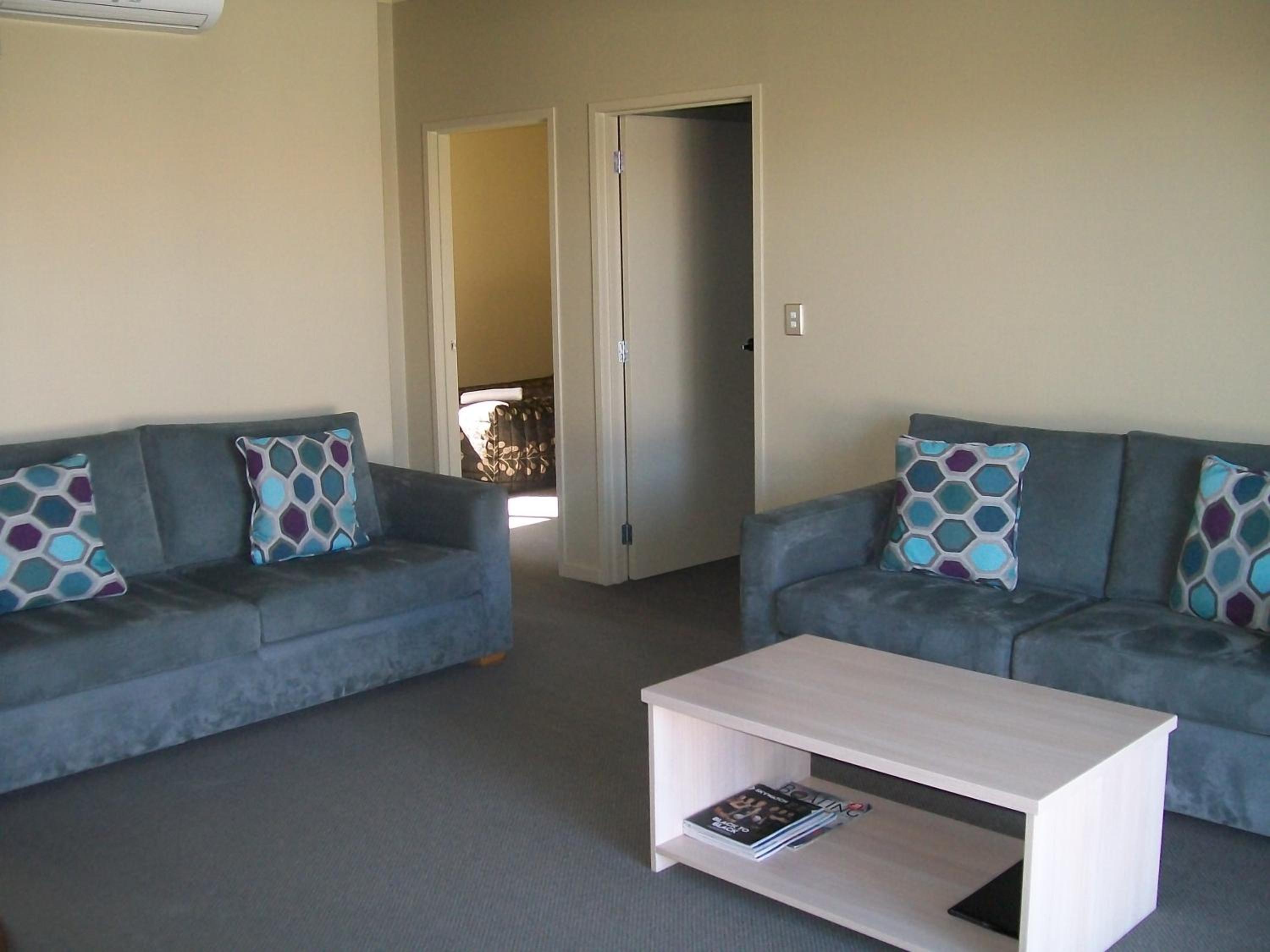 Sierra Motel and Apartments