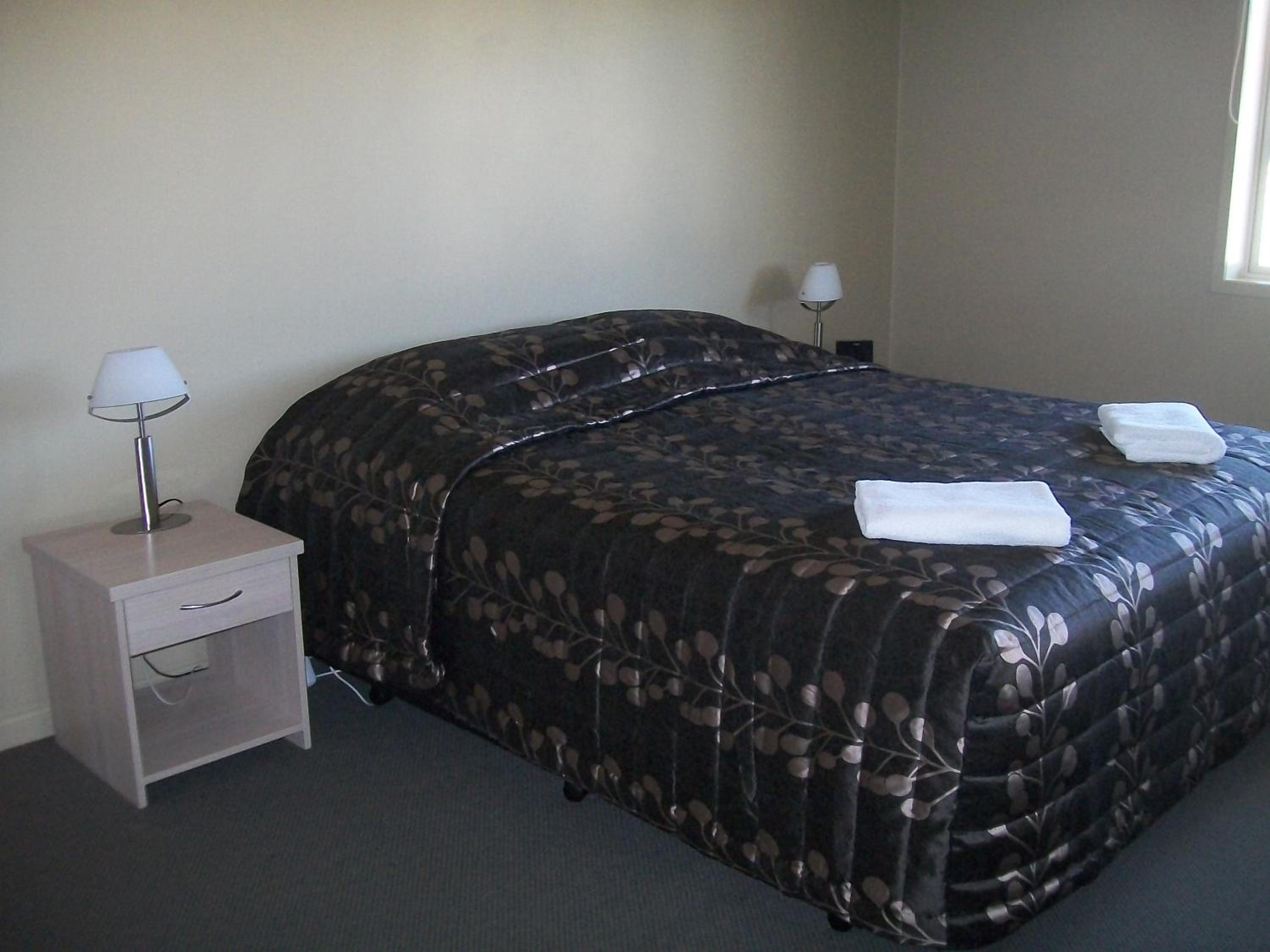 Sierra Motel and Apartments