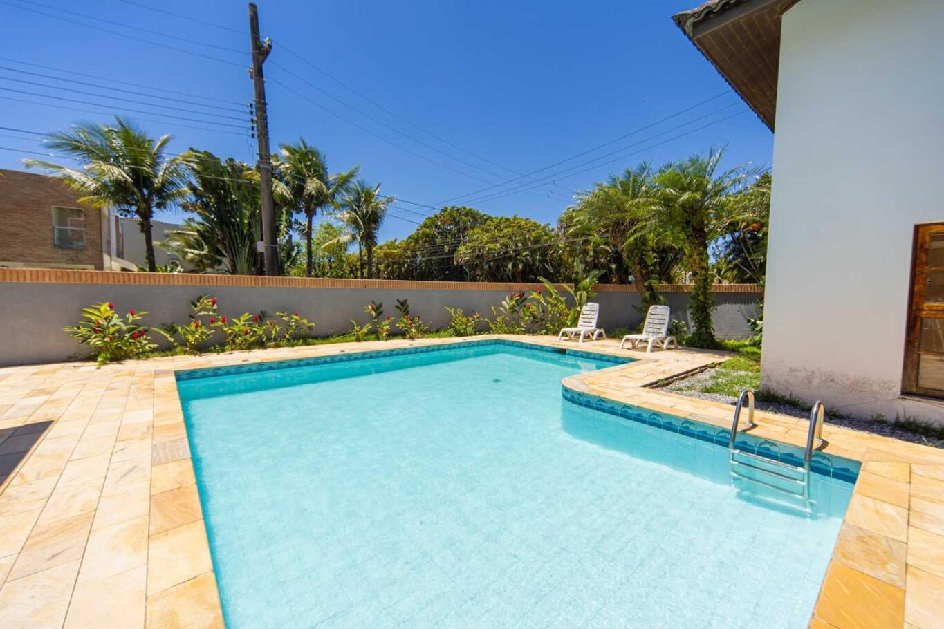 Casa c Piscina e Churrasqueira em Condominio