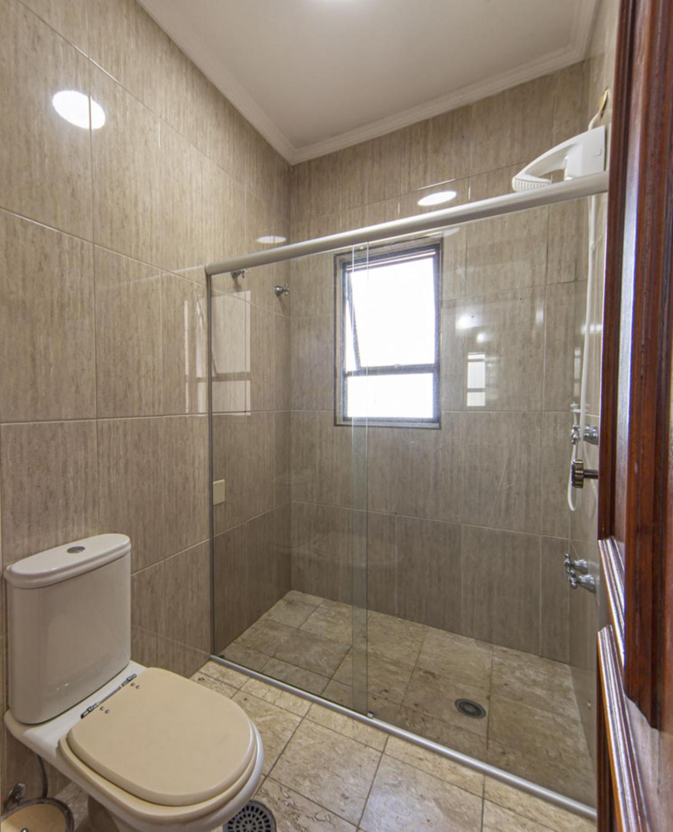 Casa c Piscina e Churrasqueira em Condominio