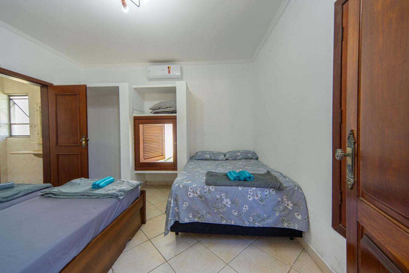 Casa c Piscina e Churrasqueira em Condominio