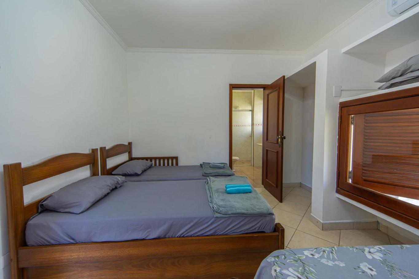 Casa c Piscina e Churrasqueira em Condominio