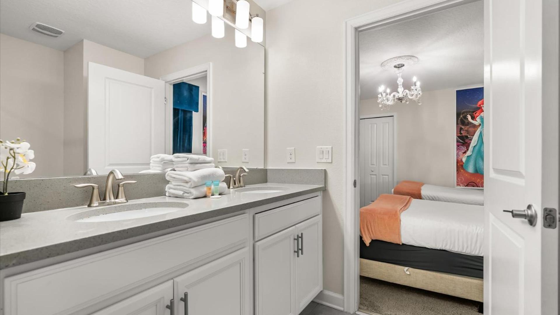 Upstay ChampionsGate 9BR Villa with Pool & Cinema