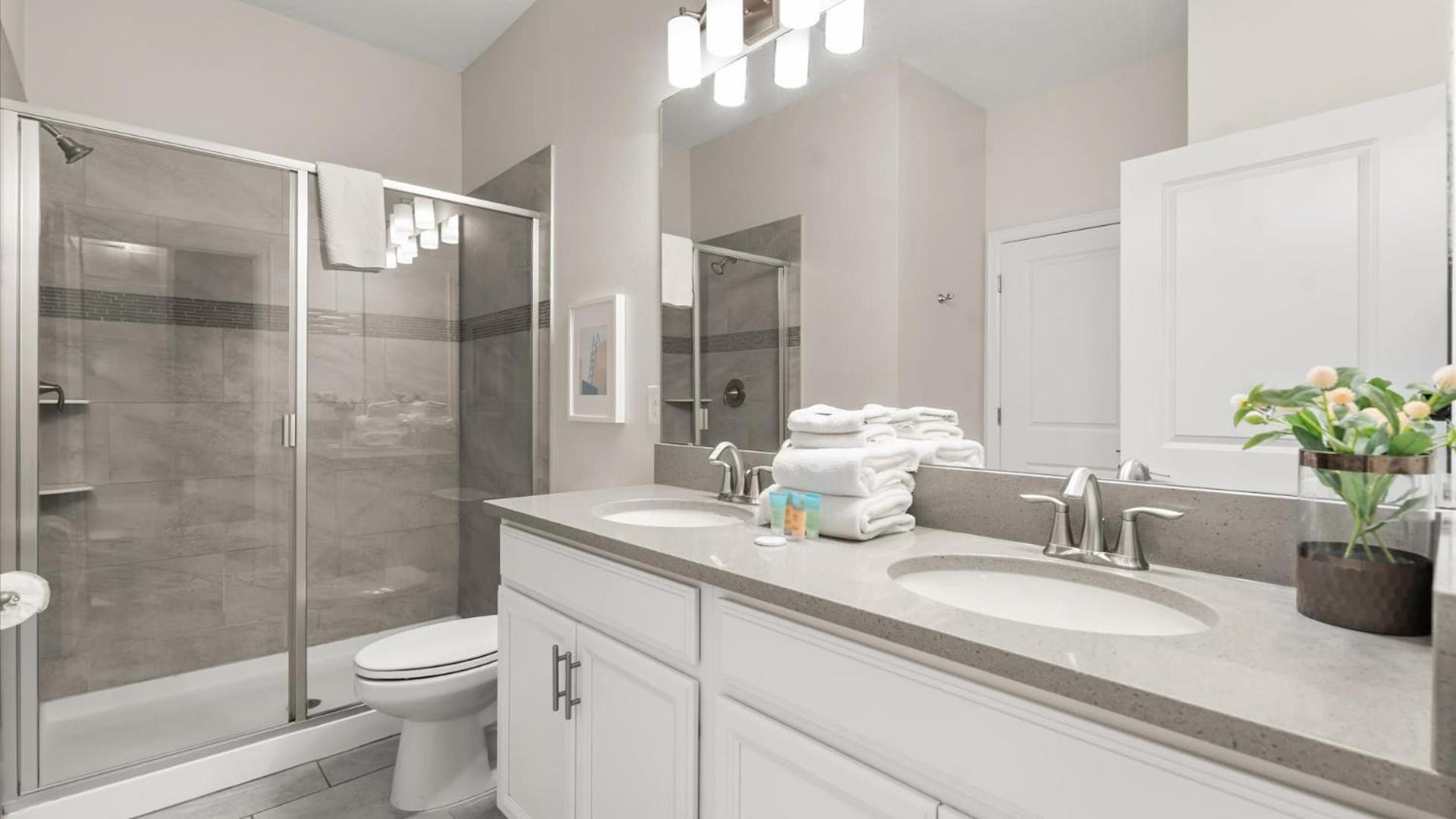 Upstay ChampionsGate 9BR Villa with Pool & Cinema