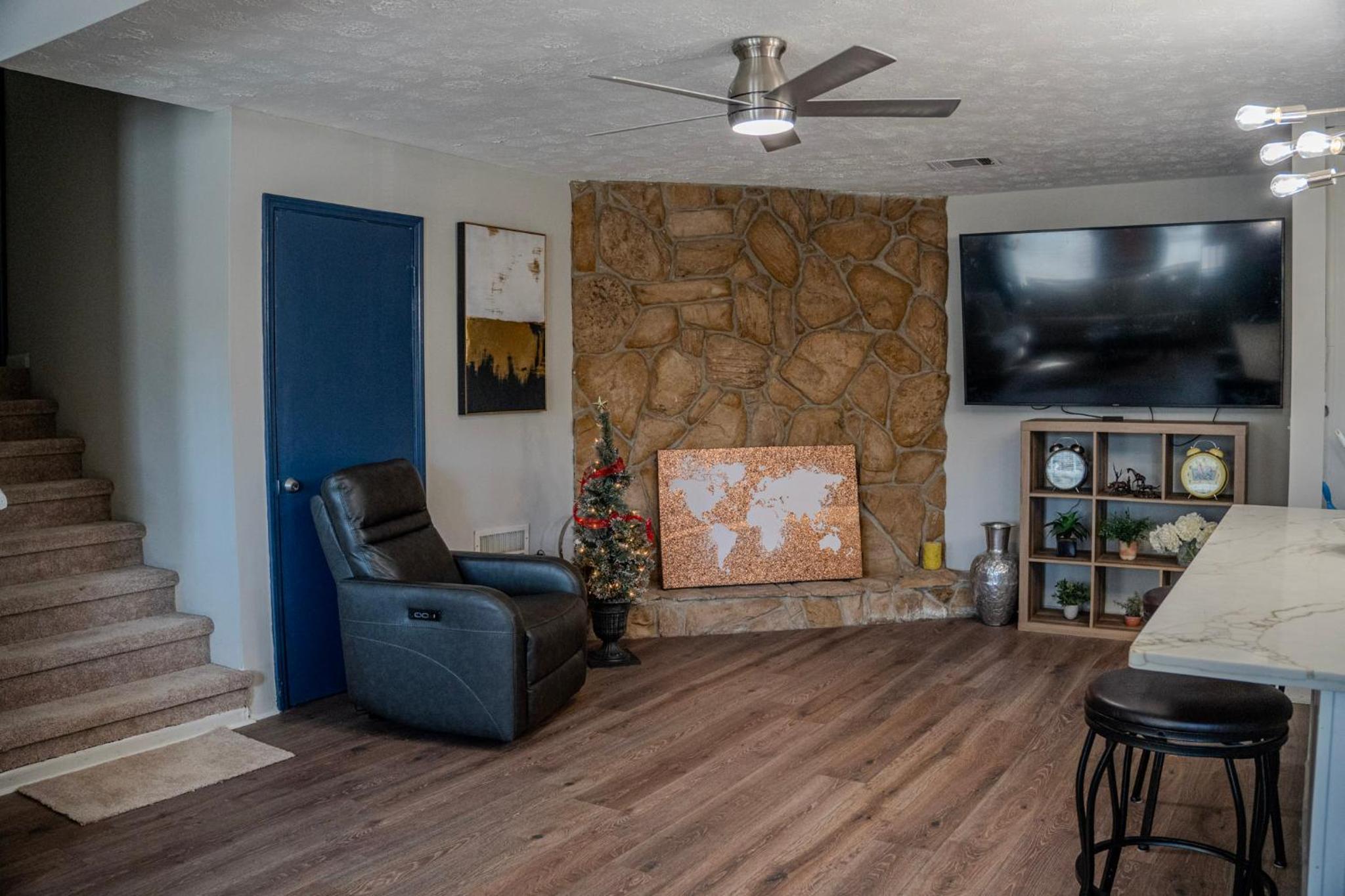Charming 3 Bedroom Home with Spacious Living and Convenient to Shopping & Interstate