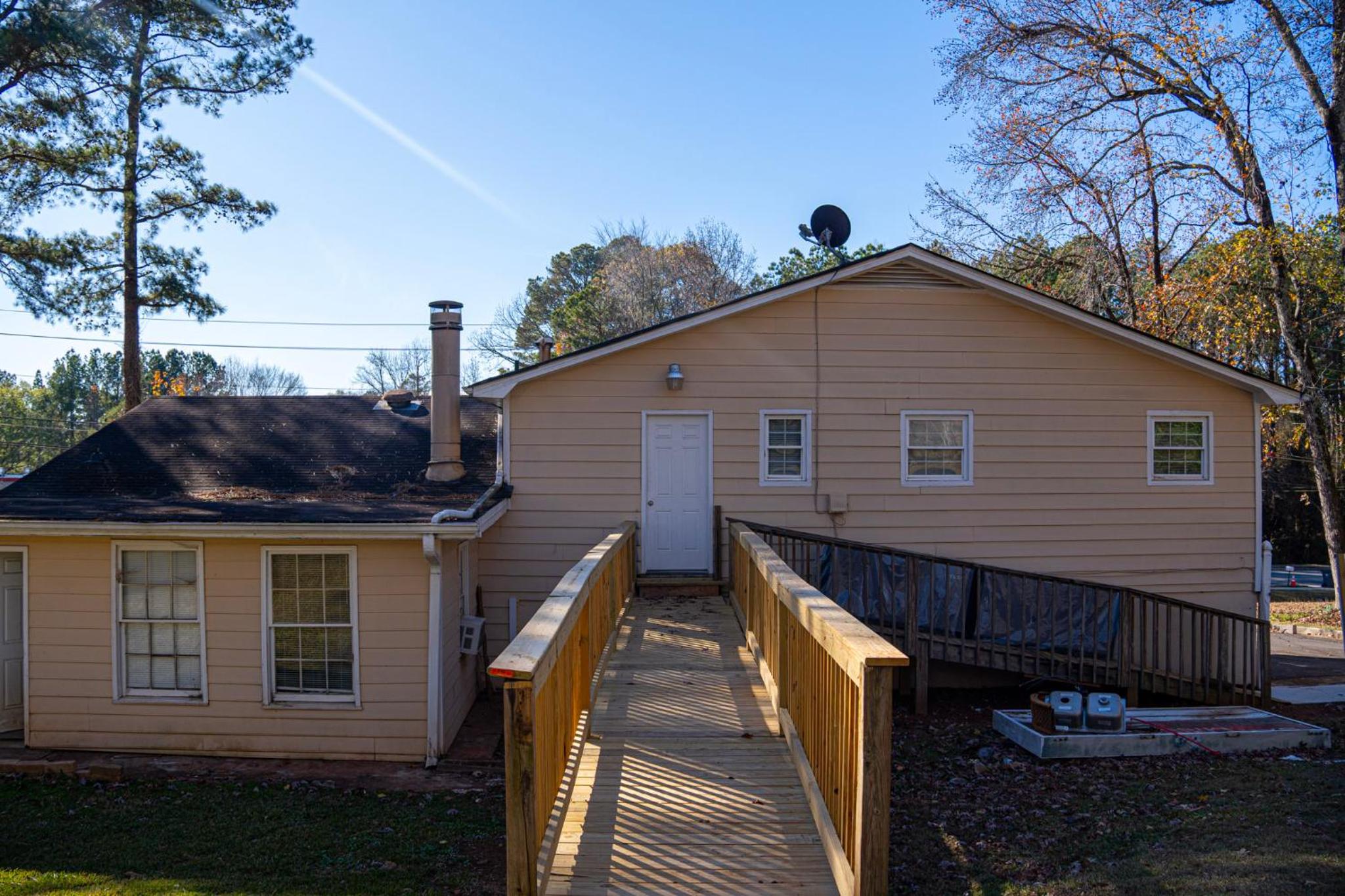 Charming 3 Bedroom Home with Spacious Living and Convenient to Shopping & Interstate