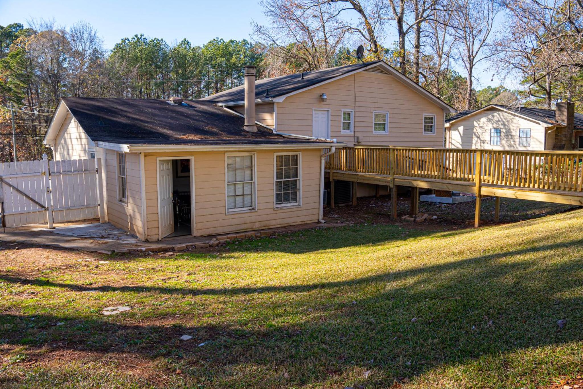 Charming 3 Bedroom Home with Spacious Living and Convenient to Shopping & Interstate