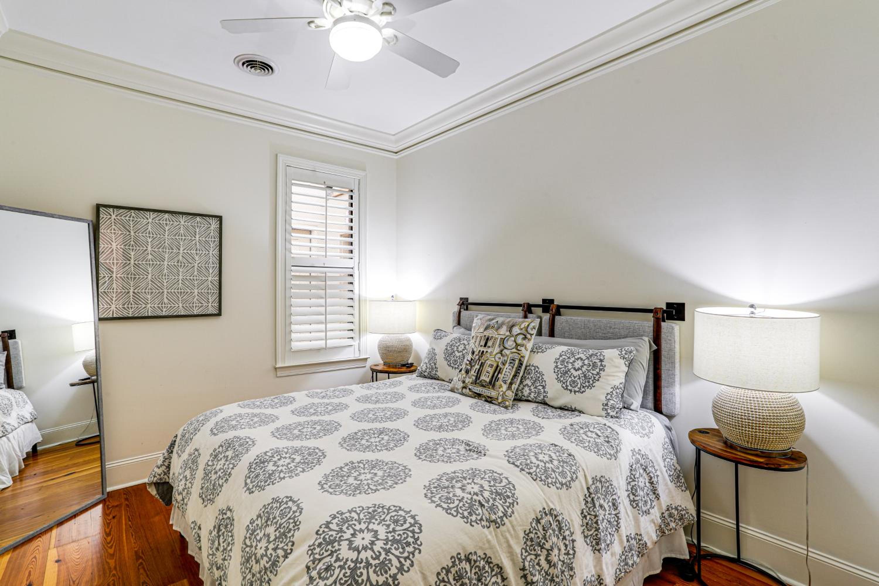 Steps to Oxford Square Ole Miss Game Day Condo