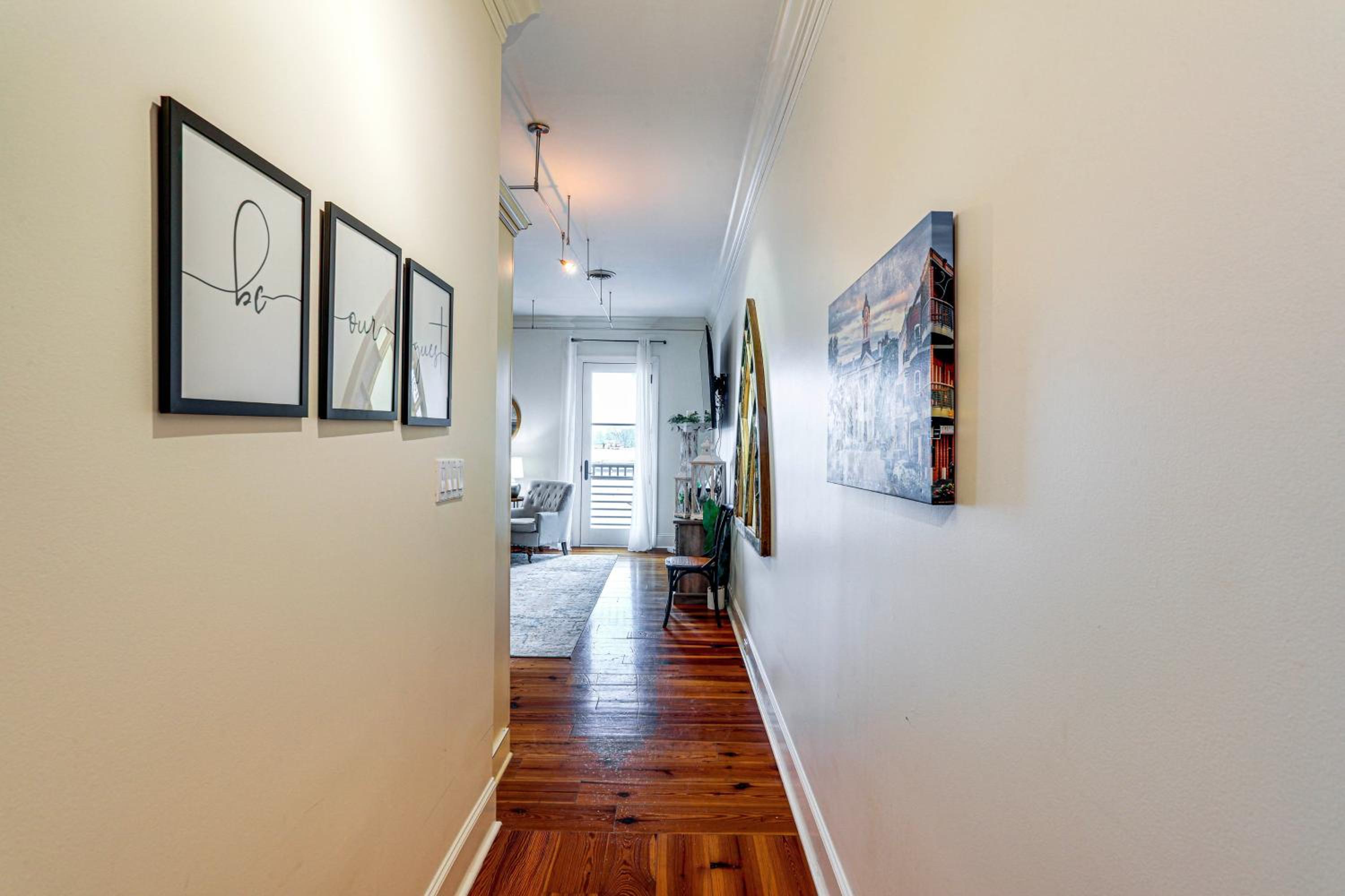 Steps to Oxford Square Ole Miss Game Day Condo