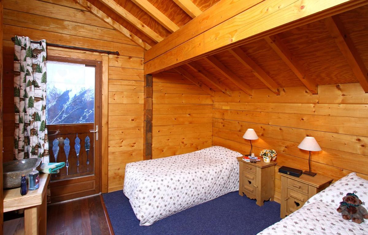 Odalys Chalet le Soleil Levant view 4