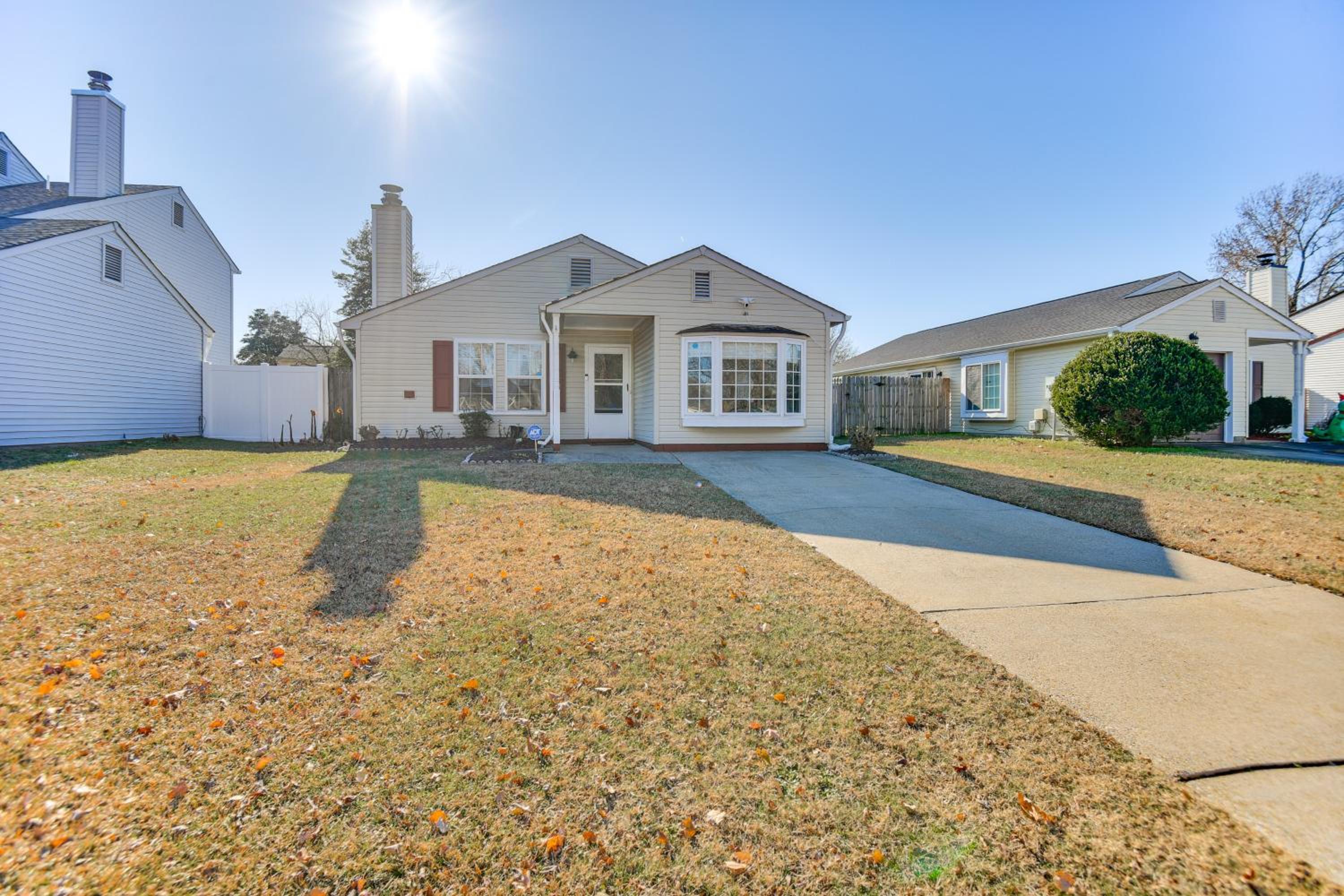 Shop, Golf and Explore Family Home in Chesapeake!