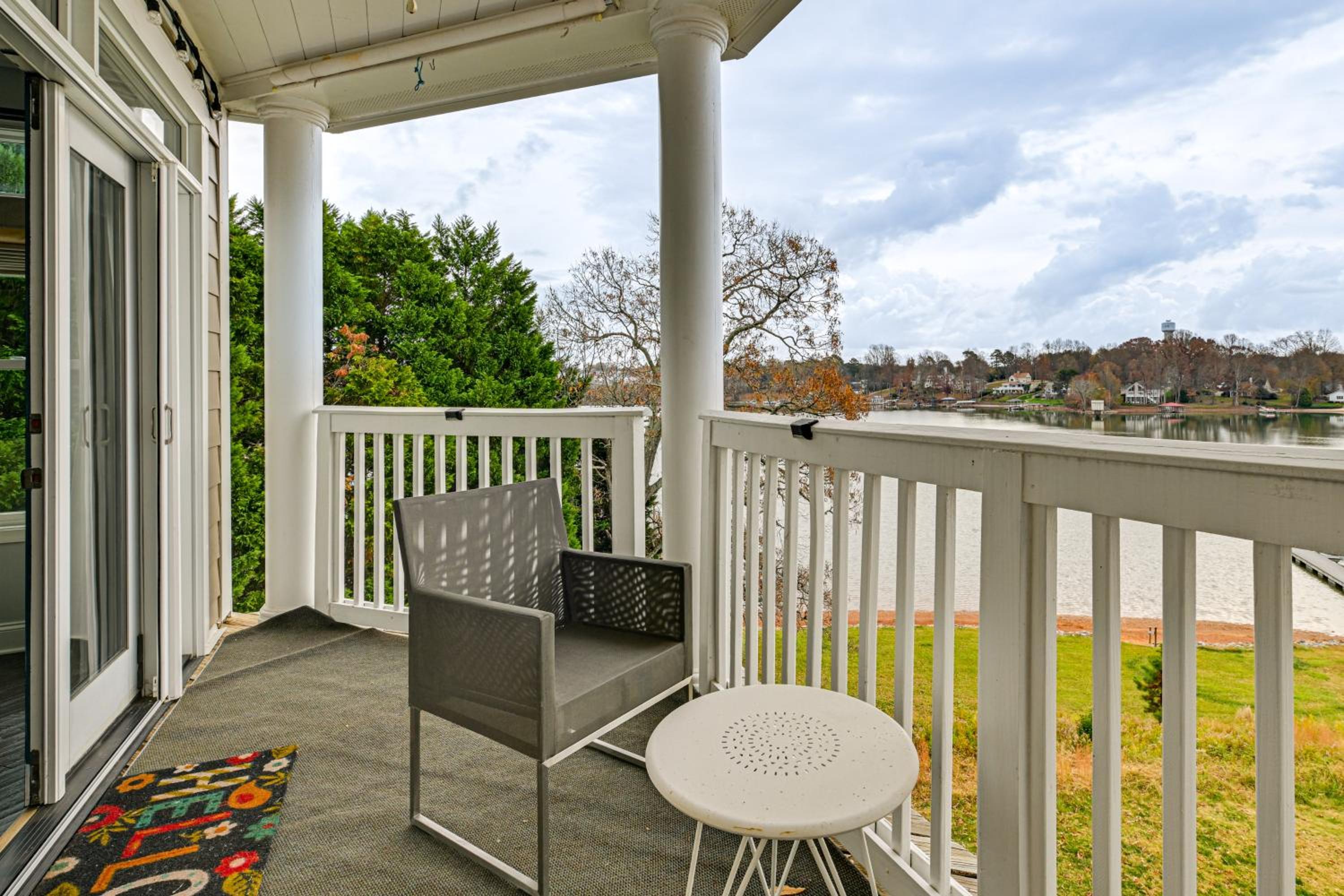 Condo with Deck Waterfront Lake Norman Retreat!