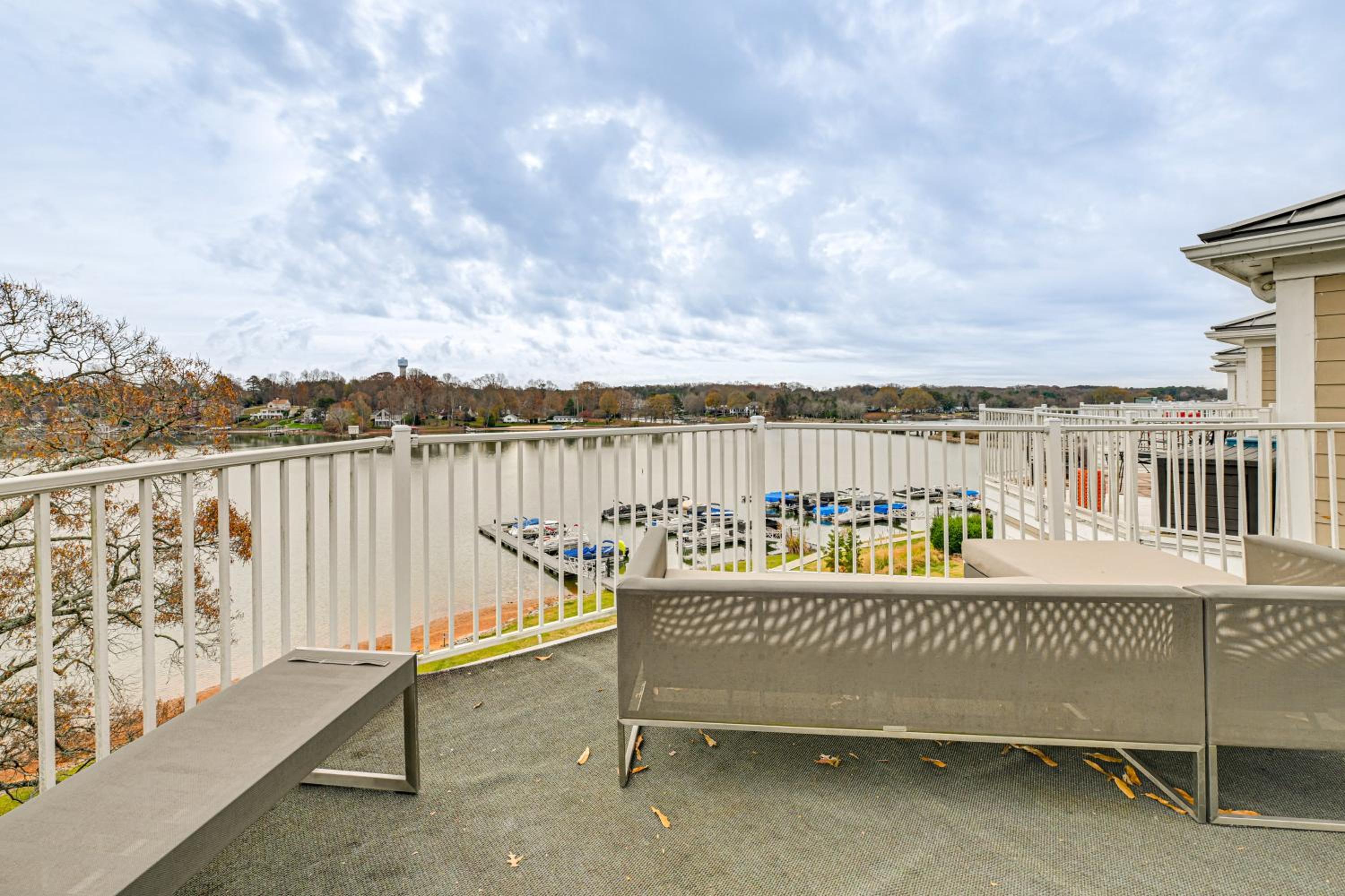 Condo with Deck Waterfront Lake Norman Retreat!