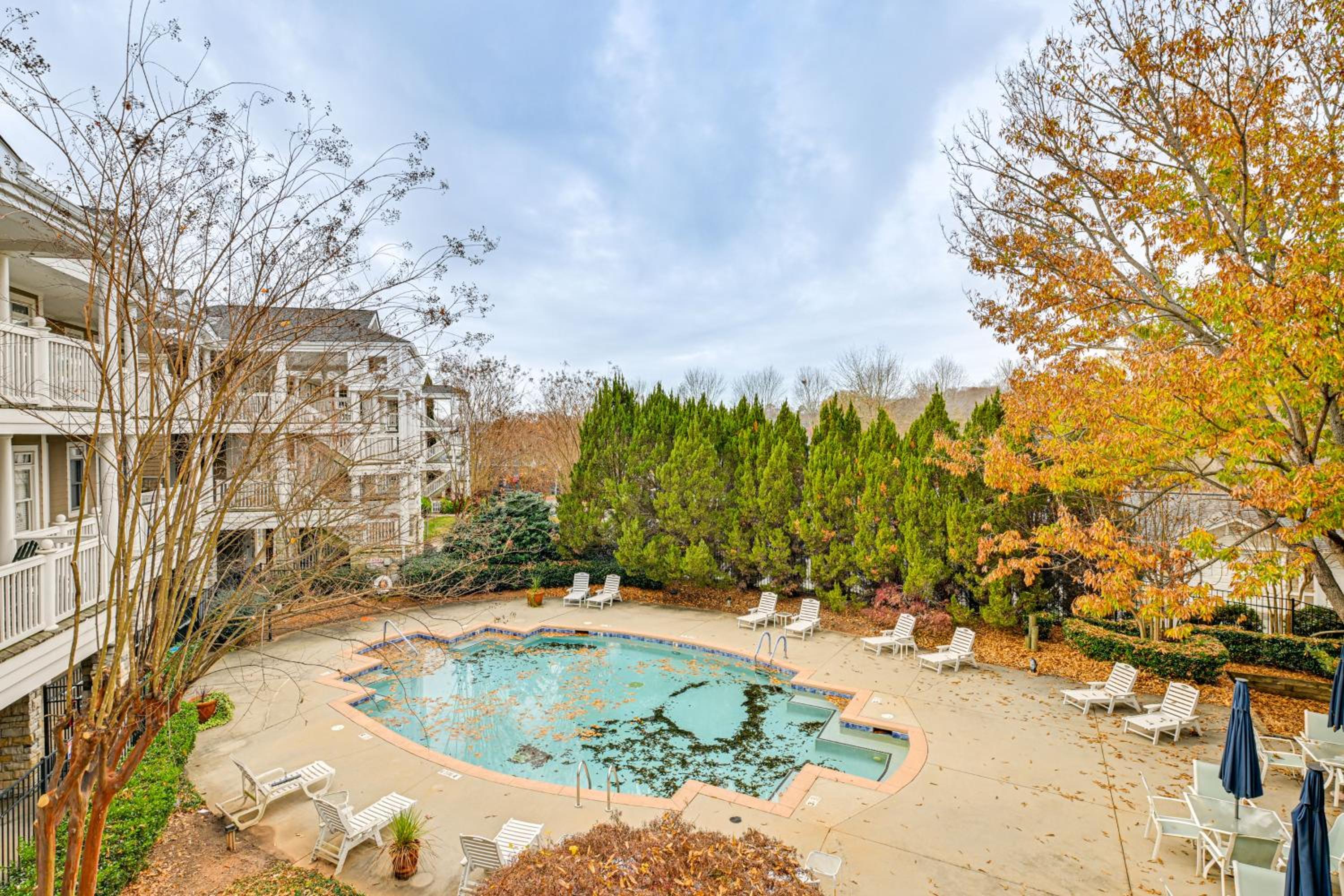Condo with Deck Waterfront Lake Norman Retreat!
