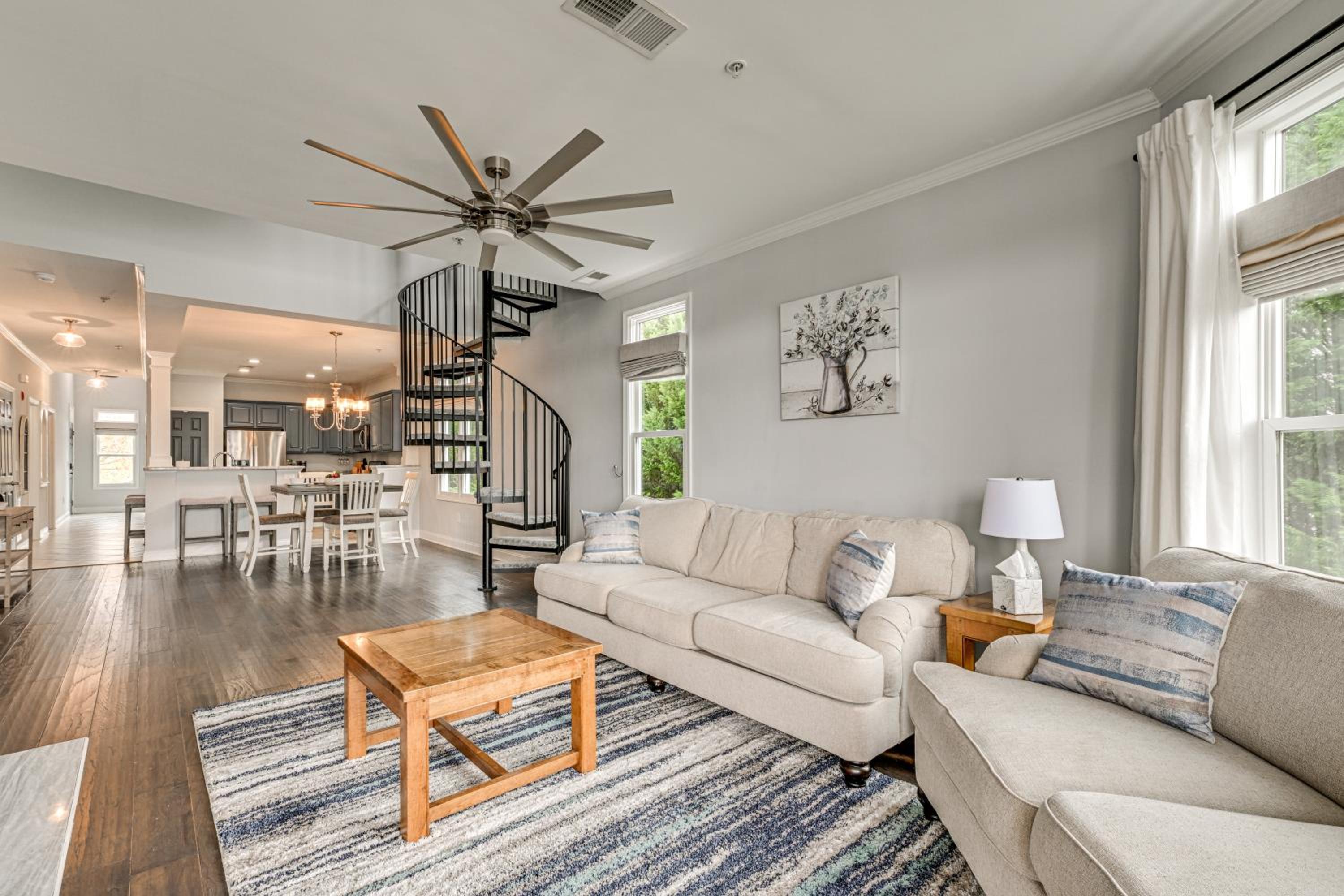 Condo with Deck Waterfront Lake Norman Retreat!