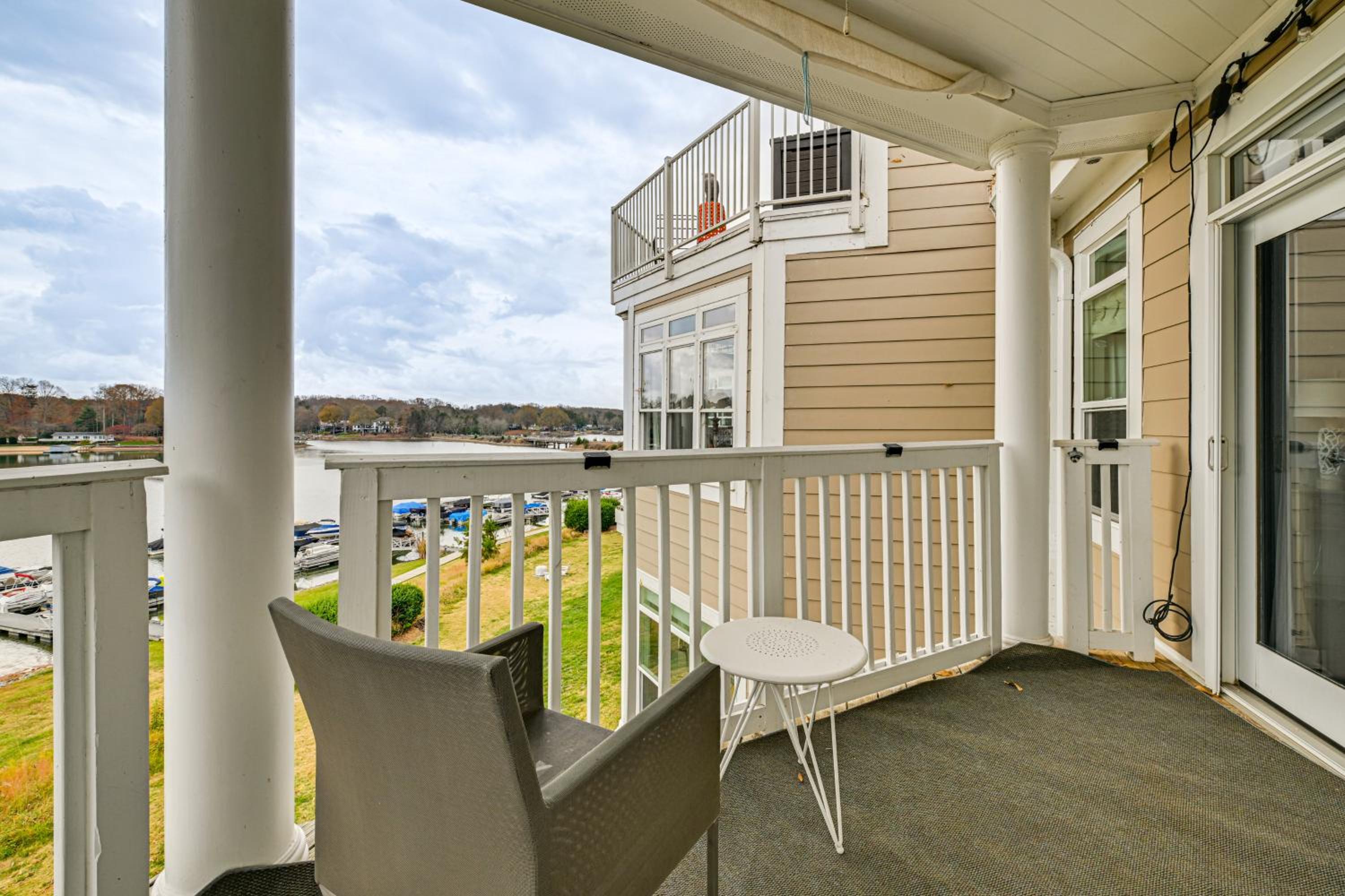 Condo with Deck Waterfront Lake Norman Retreat!