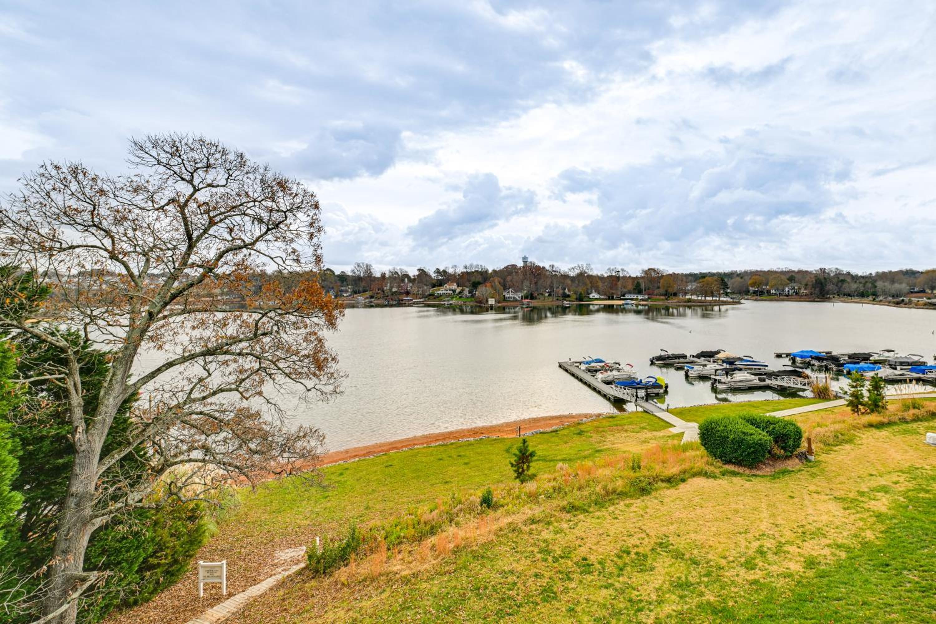 Condo with Deck Waterfront Lake Norman Retreat!