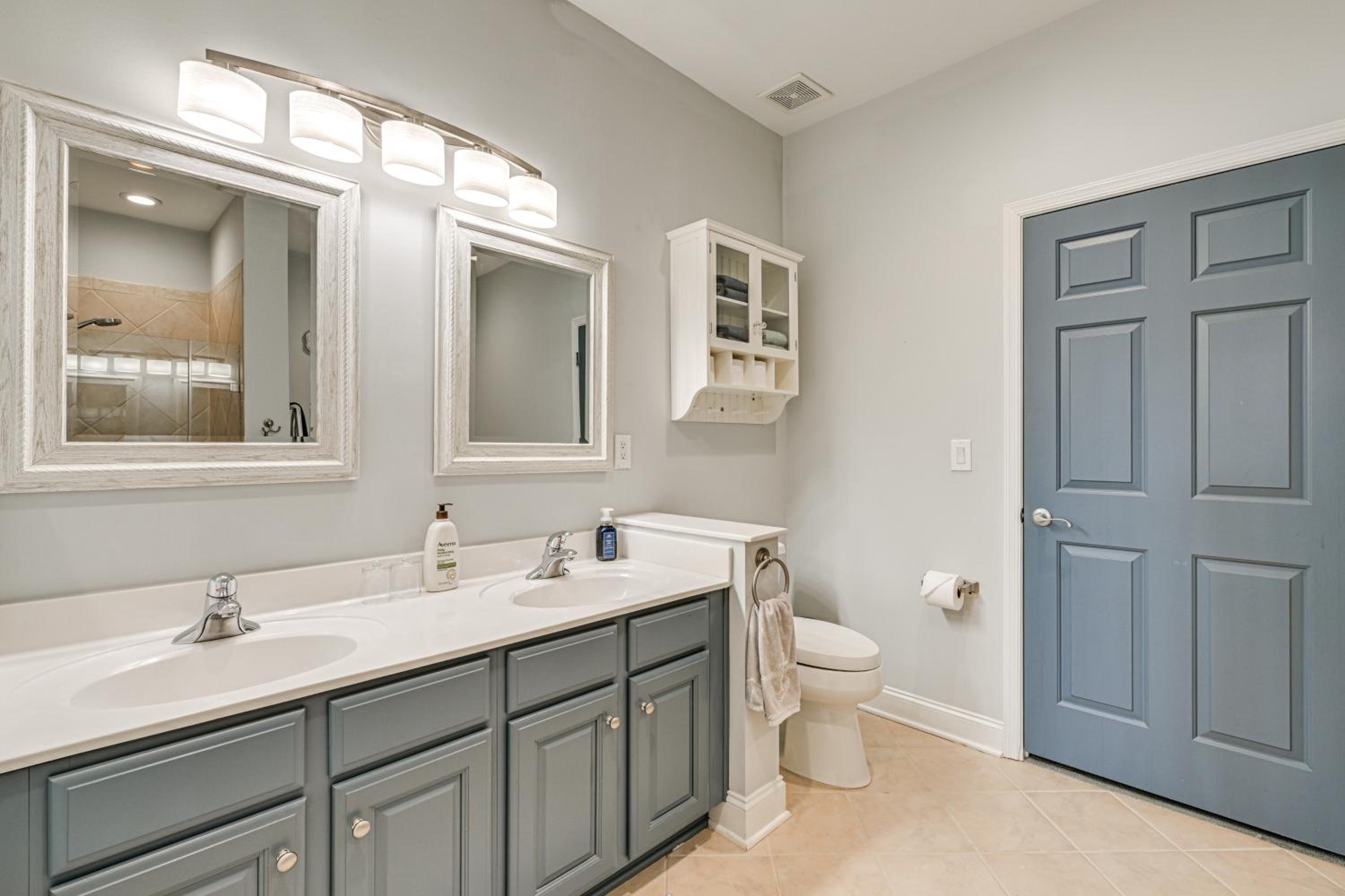 Condo with Deck Waterfront Lake Norman Retreat!