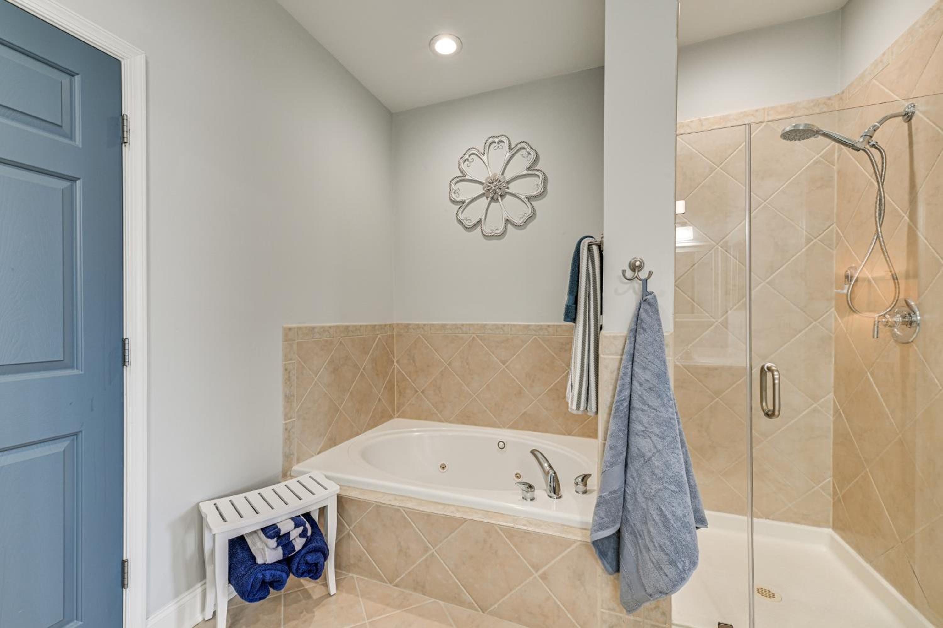 Condo with Deck Waterfront Lake Norman Retreat!