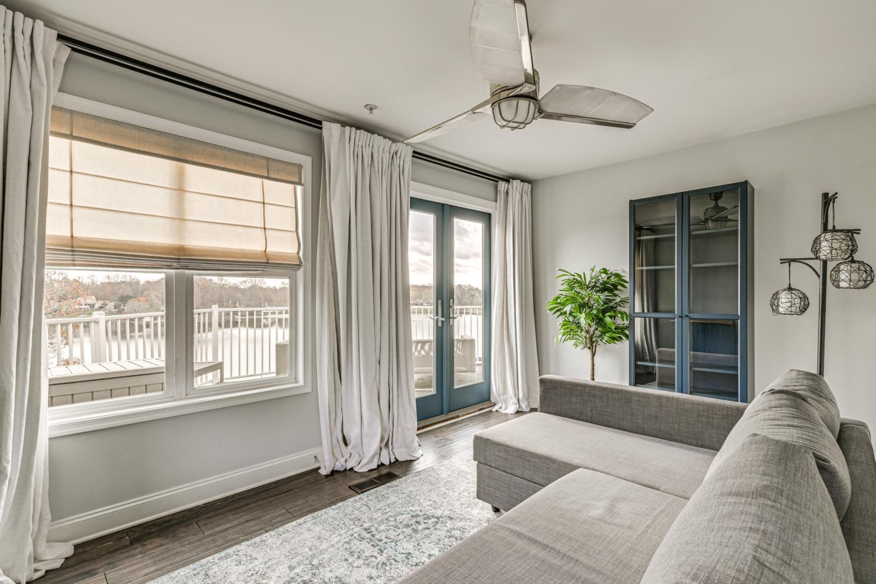 Condo with Deck Waterfront Lake Norman Retreat!