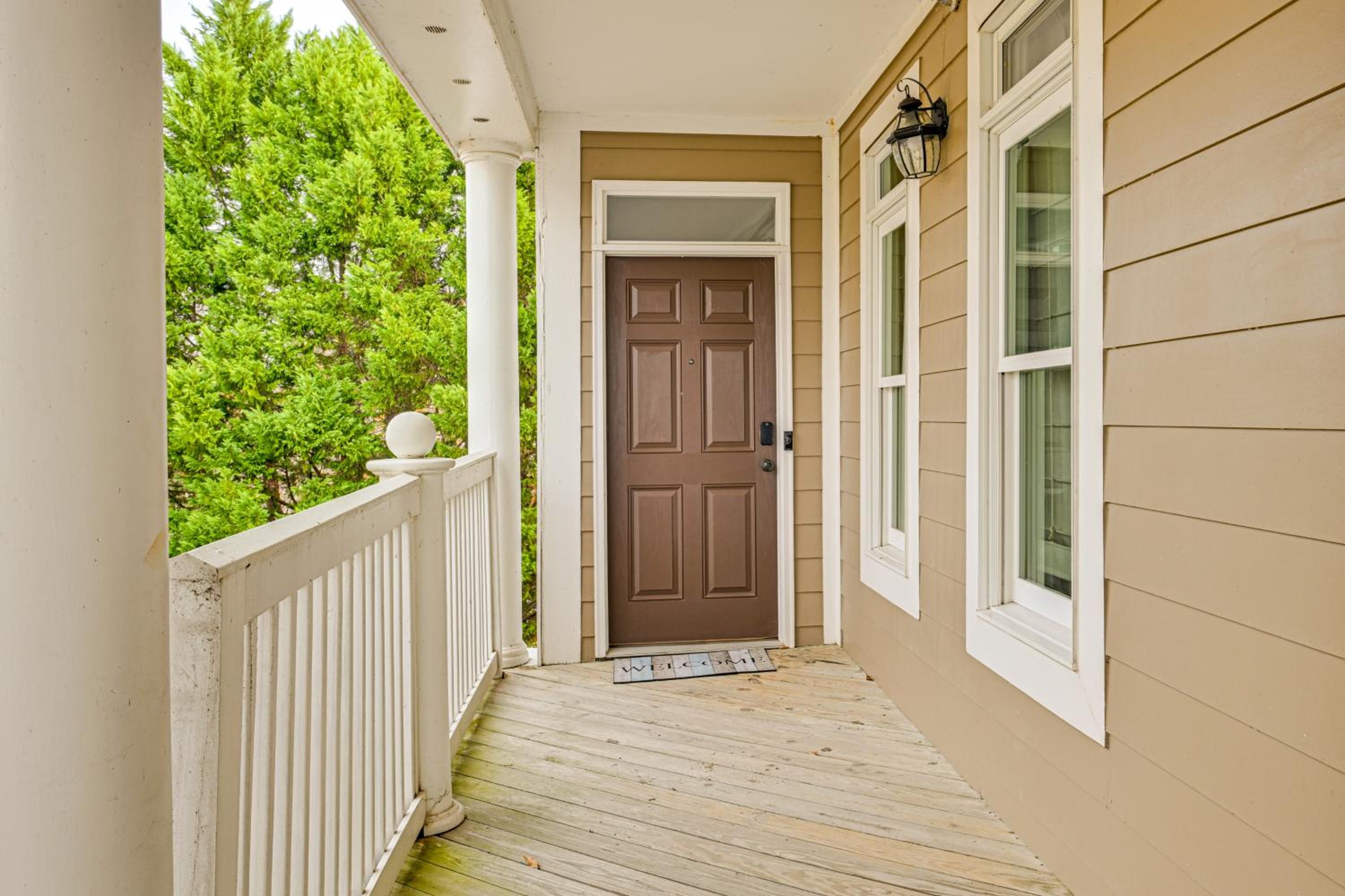 Condo with Deck Waterfront Lake Norman Retreat!