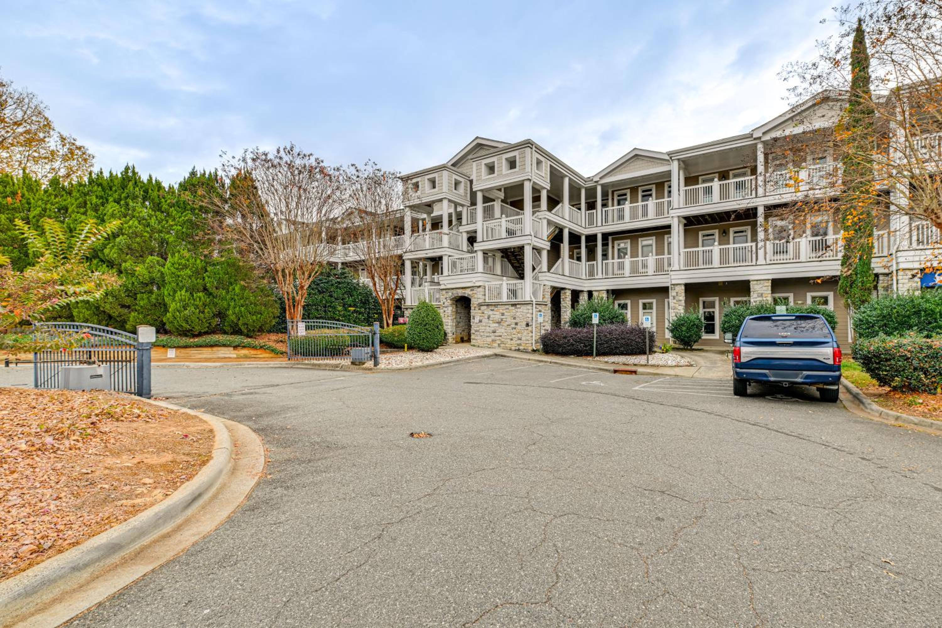Condo with Deck Waterfront Lake Norman Retreat!