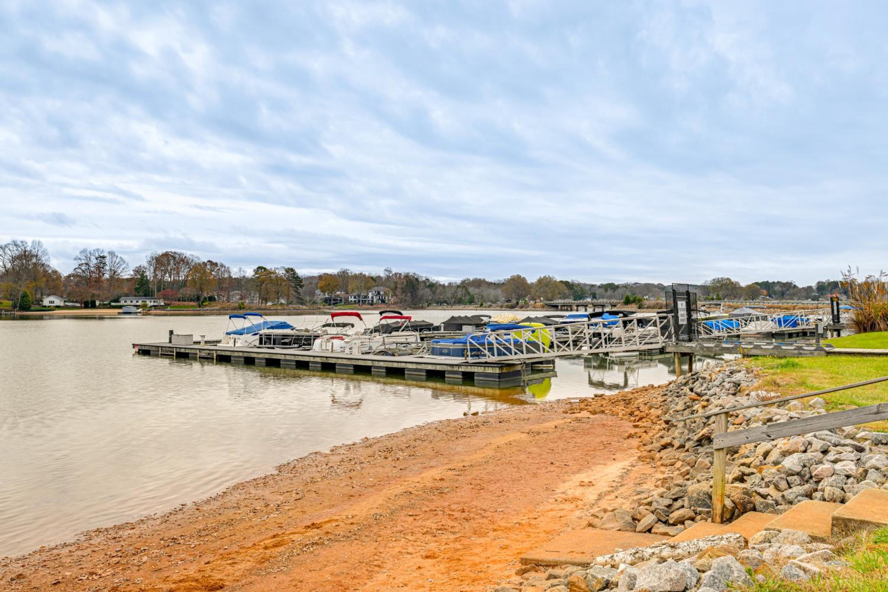 Condo with Deck Waterfront Lake Norman Retreat!