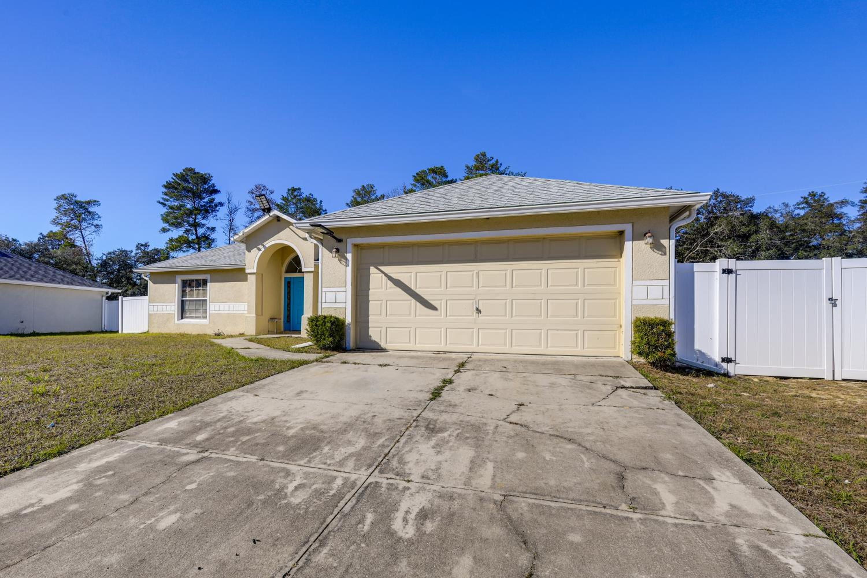 Family Retreat with Yard 17 Mi to Equestrian Center