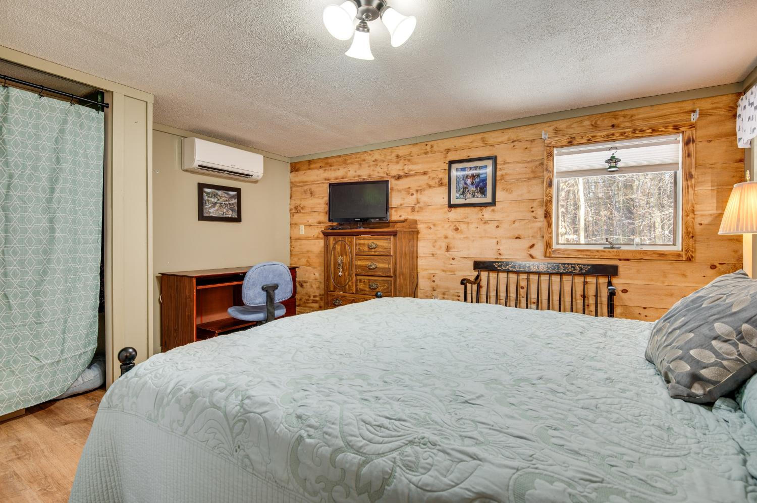 All-Season Getaway in Tamworth Pets Welcome!